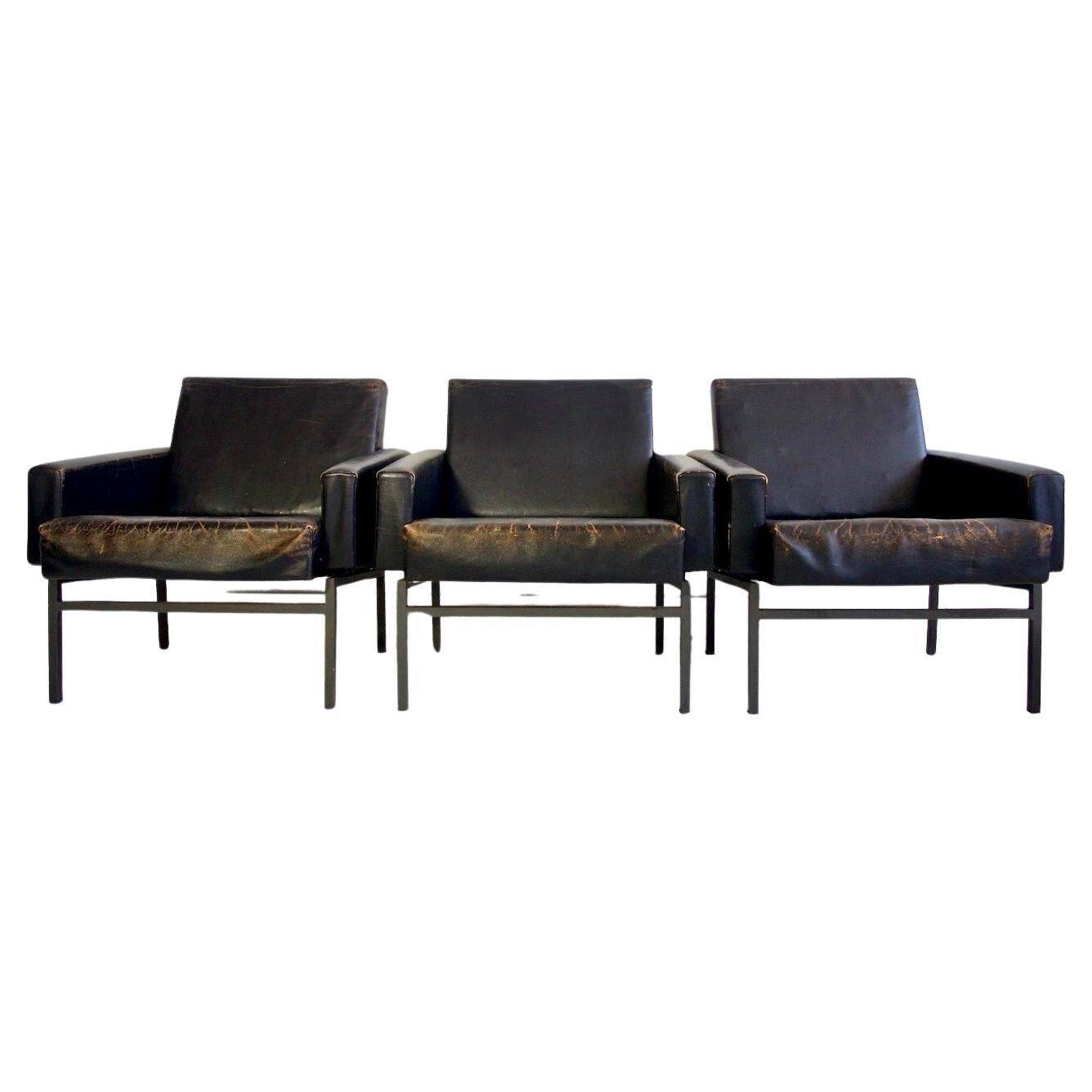 Ensemble de trois fauteuils minimalistes en cuir par COR