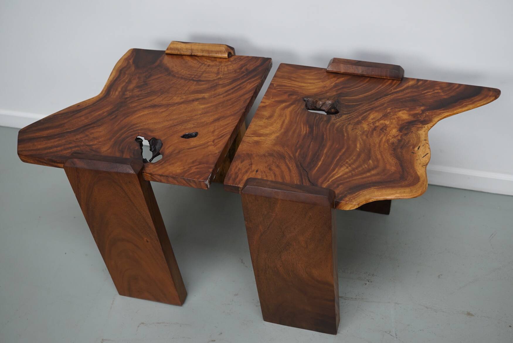 Pair of Vintage Natural Coffee Tables in Walnut, ca 1970/1980