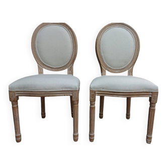 Pair of style chairs