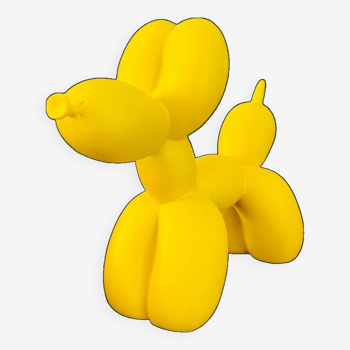 Balloon dog statue