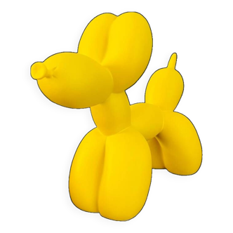 Balloon dog statue