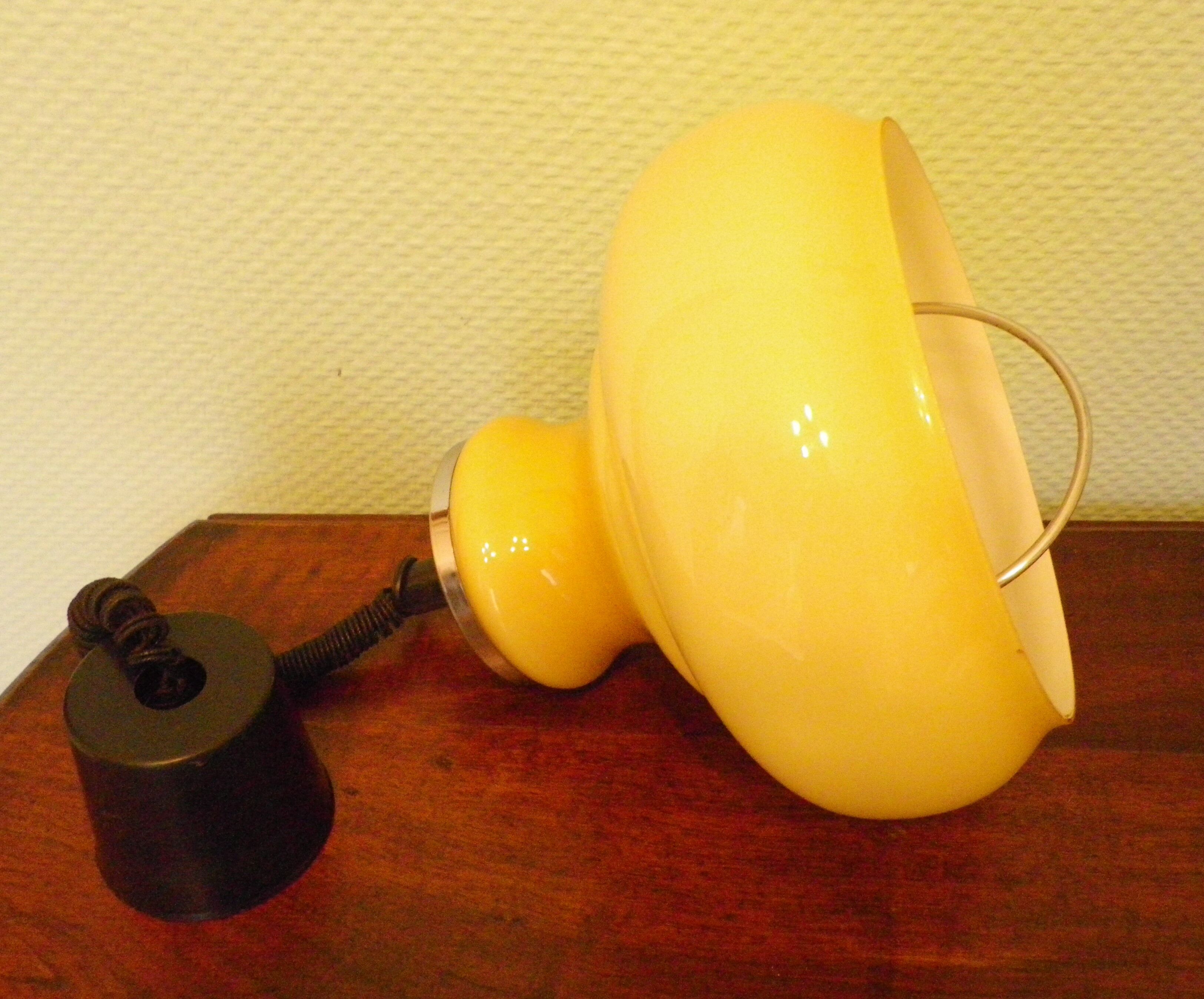 Suspension up and down, opaline lampshade, chrome metal, volvit system