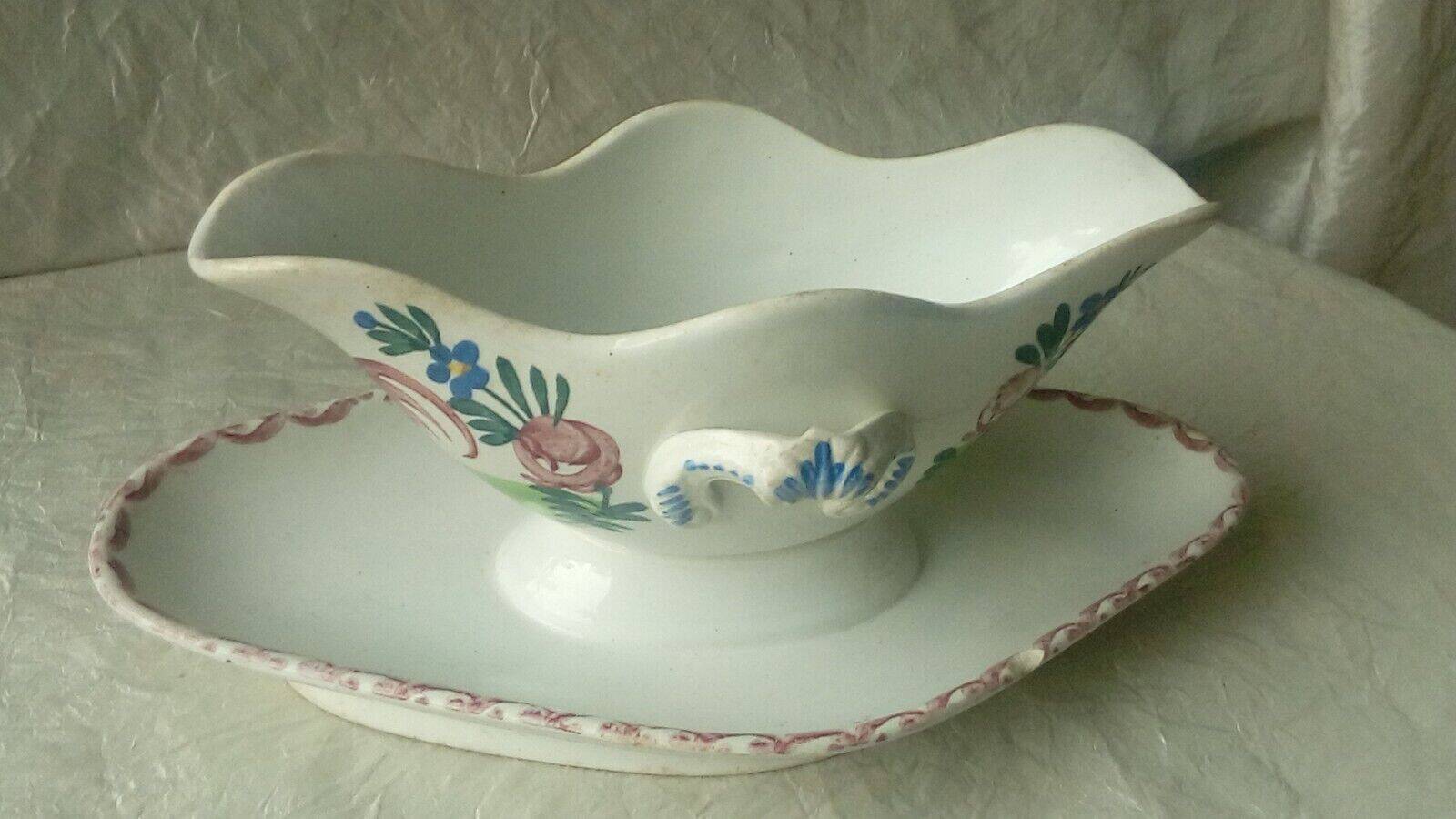 Earthenware gravy boat decorated with Sarreguemines rooster Hamage northern France