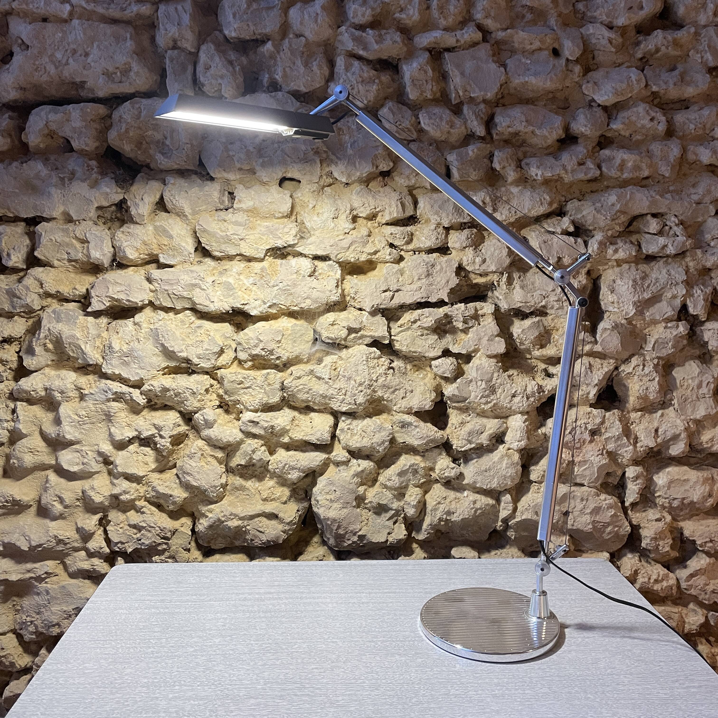 Architect's lamp - Artemide - Tolomeo video