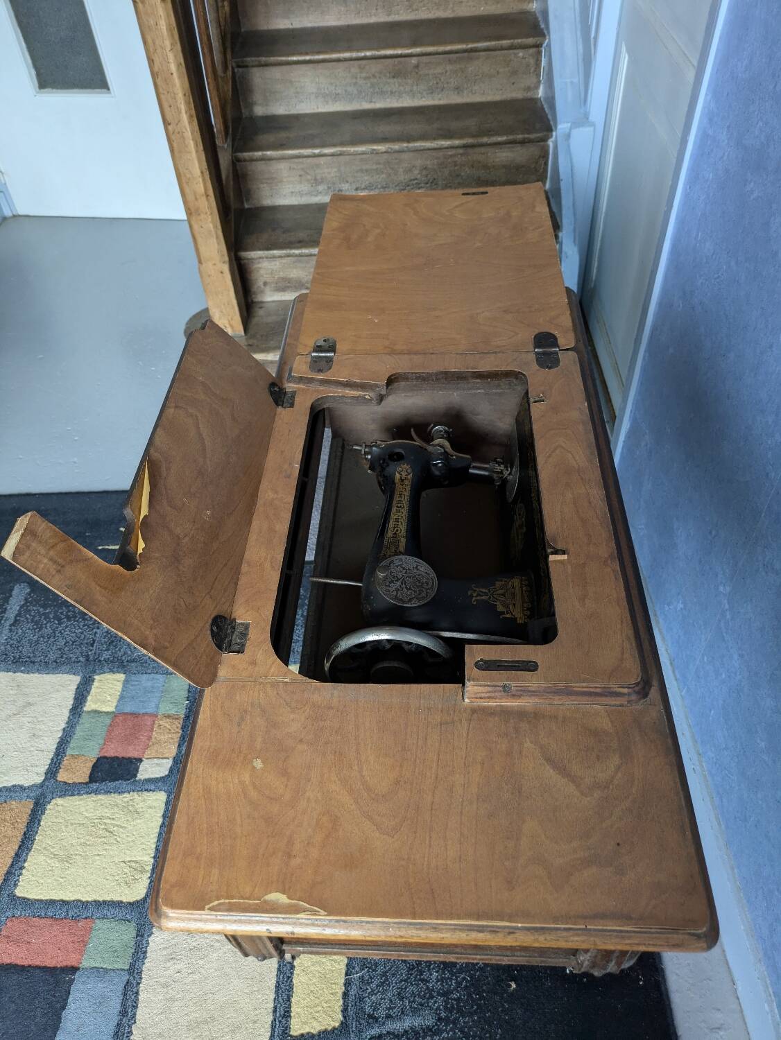 Singer sewing machine with pedal