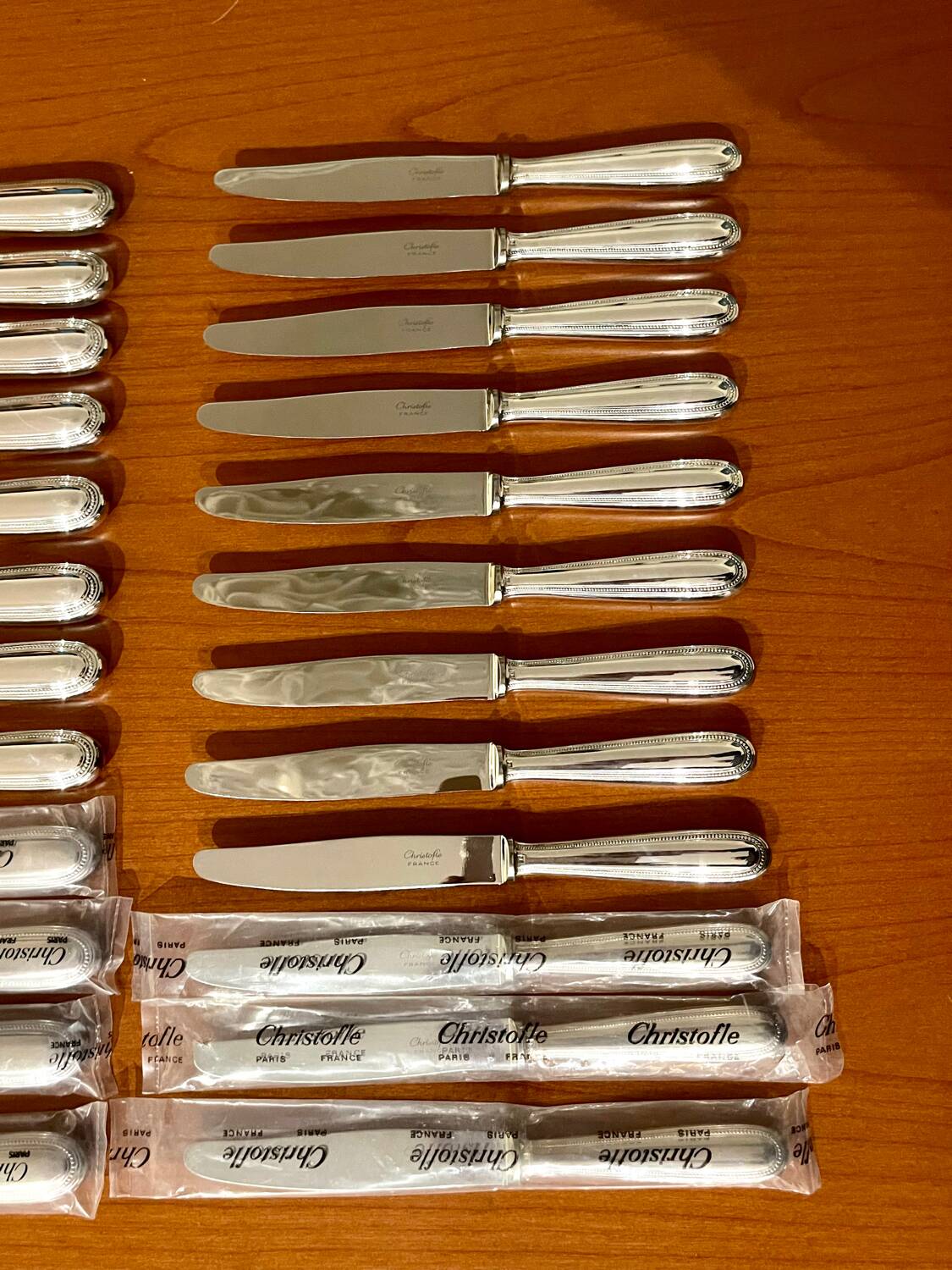 Christofle pearls, 24 knives excellent condition with box