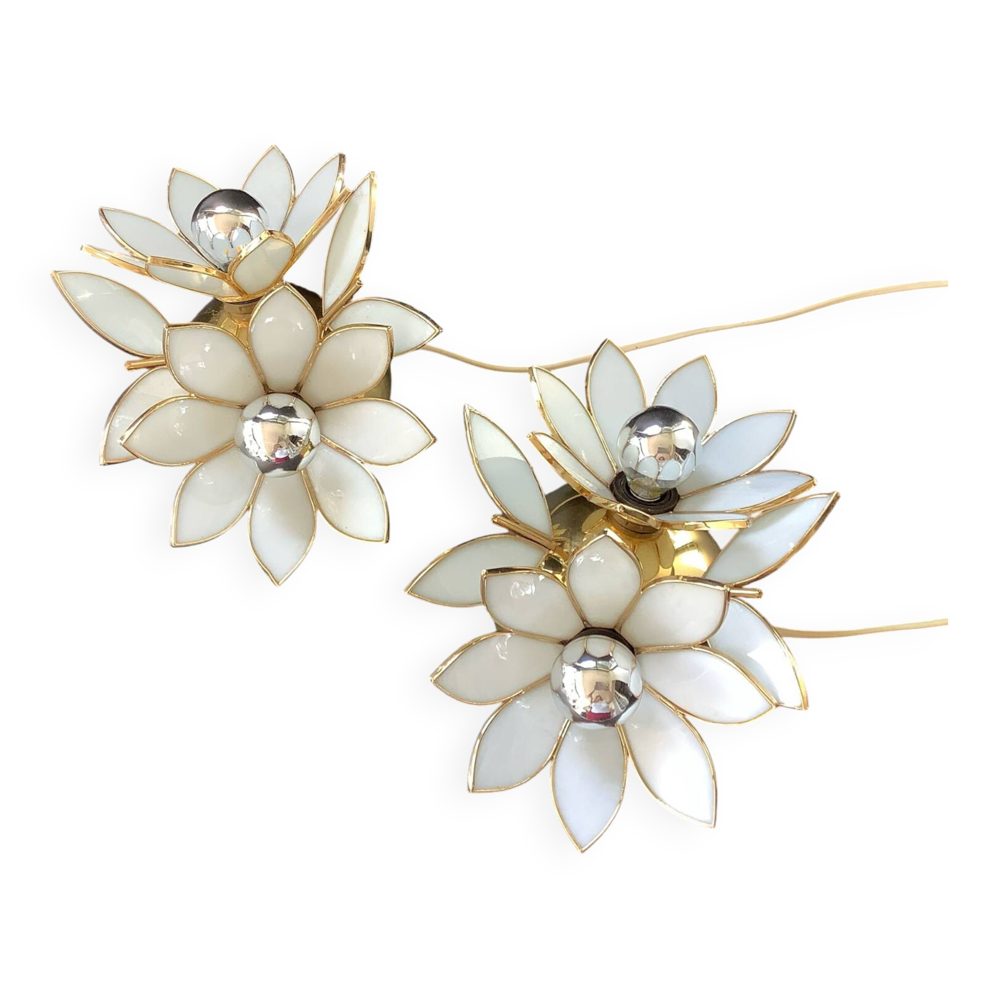 Pair of Hollywood Regency flower sconces in white glass and brass. Italy