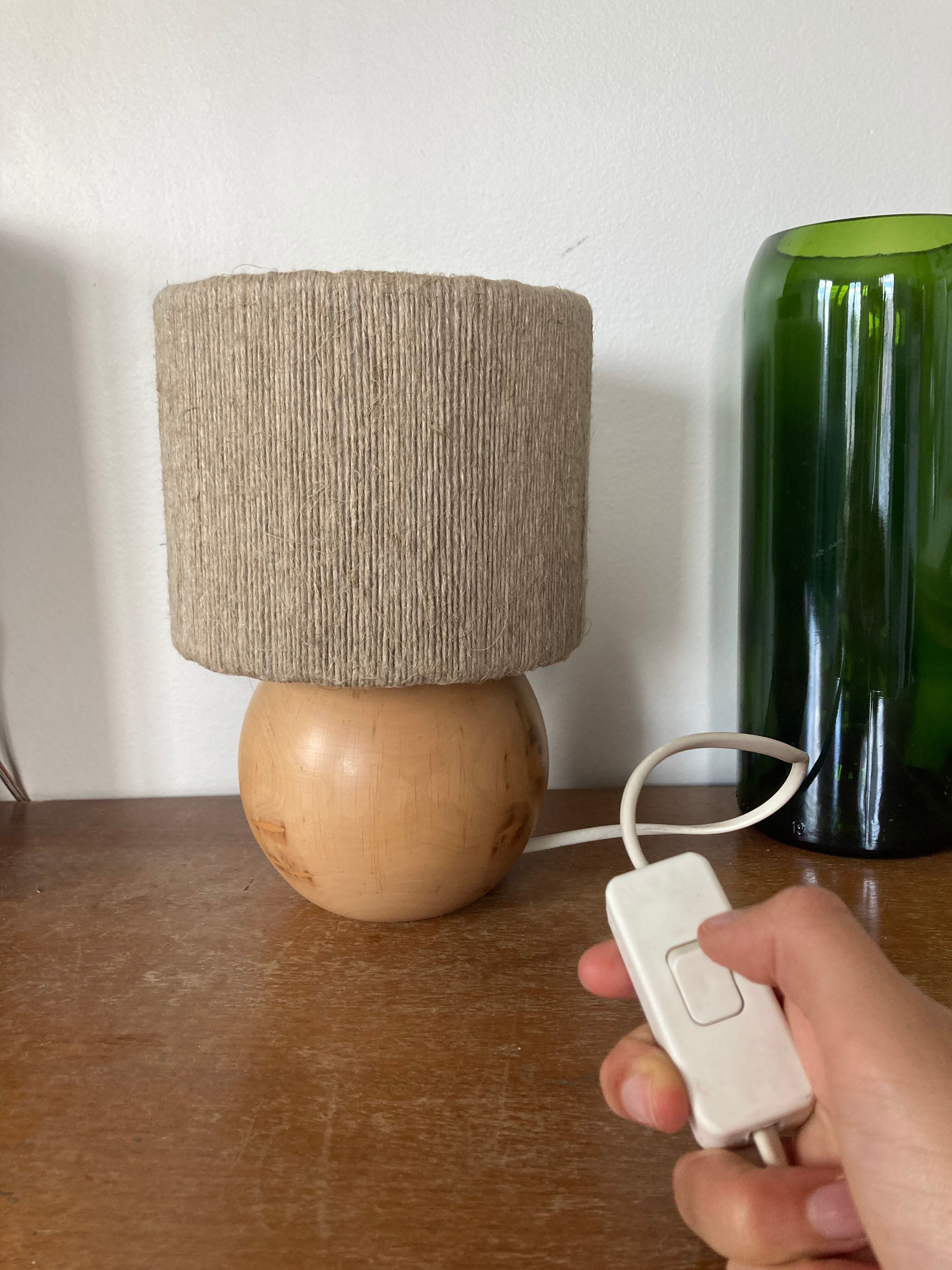 Bedside lamp in rope and wood