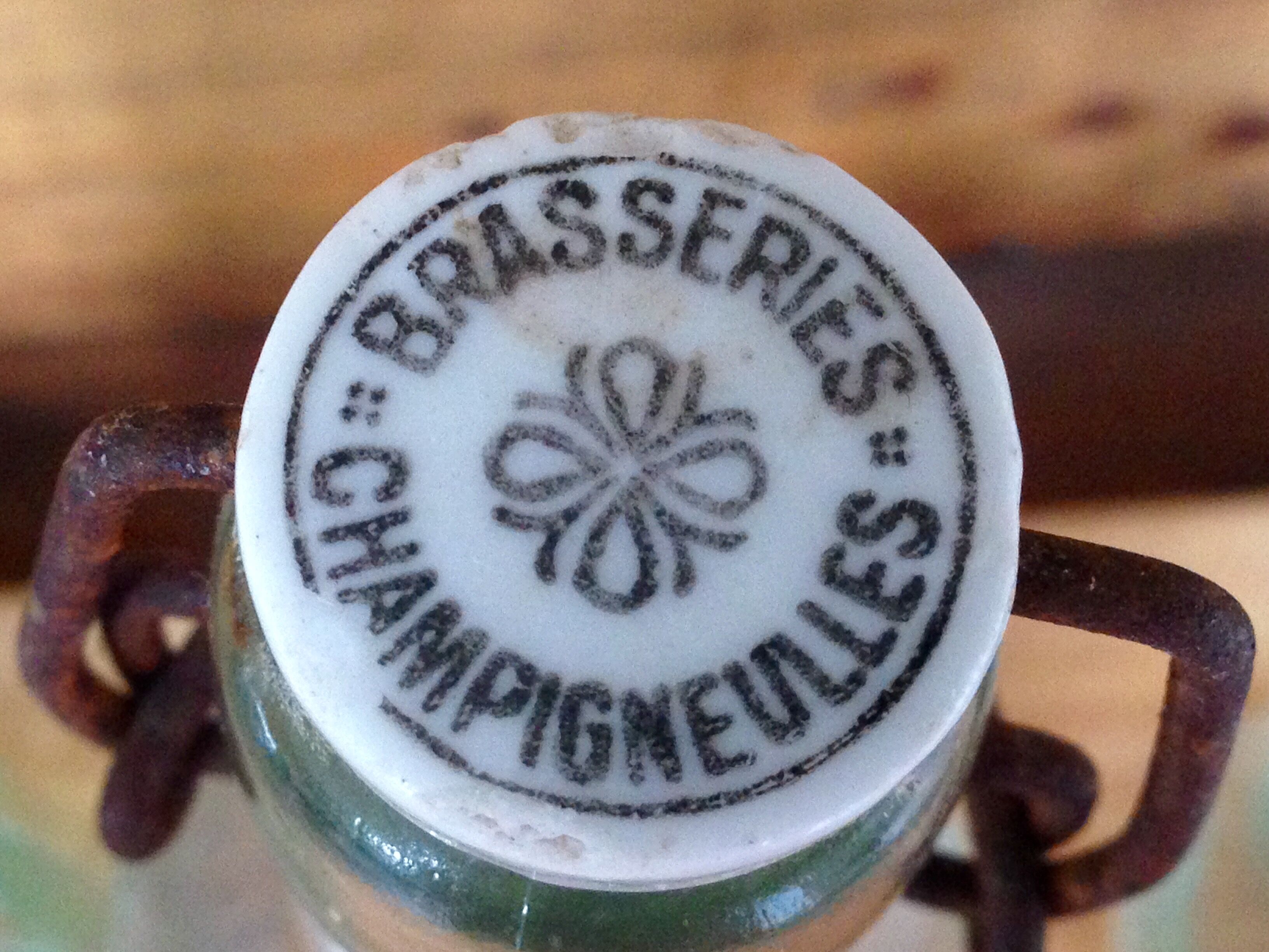 Bottles old porcelain cap