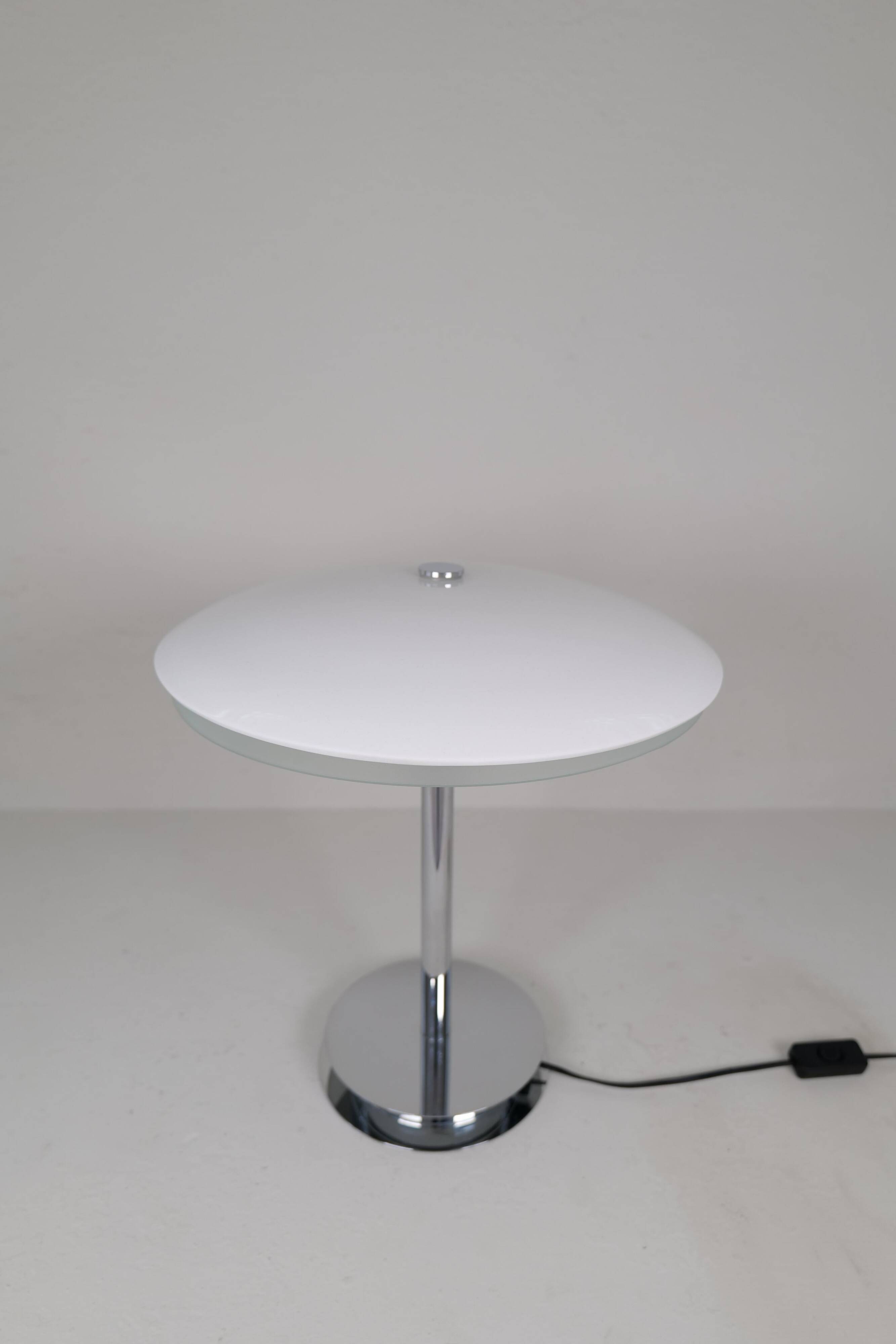 "Tris" glass table lamp by Fontana Arte from the Space Age with a chrome base, Italy, circa 2000.