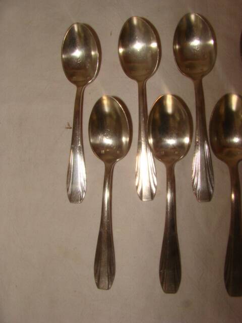 12 silver-plated metal teaspoons from the "Art Deco" period.