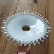 Abat-jour vintage en opaline dentelée