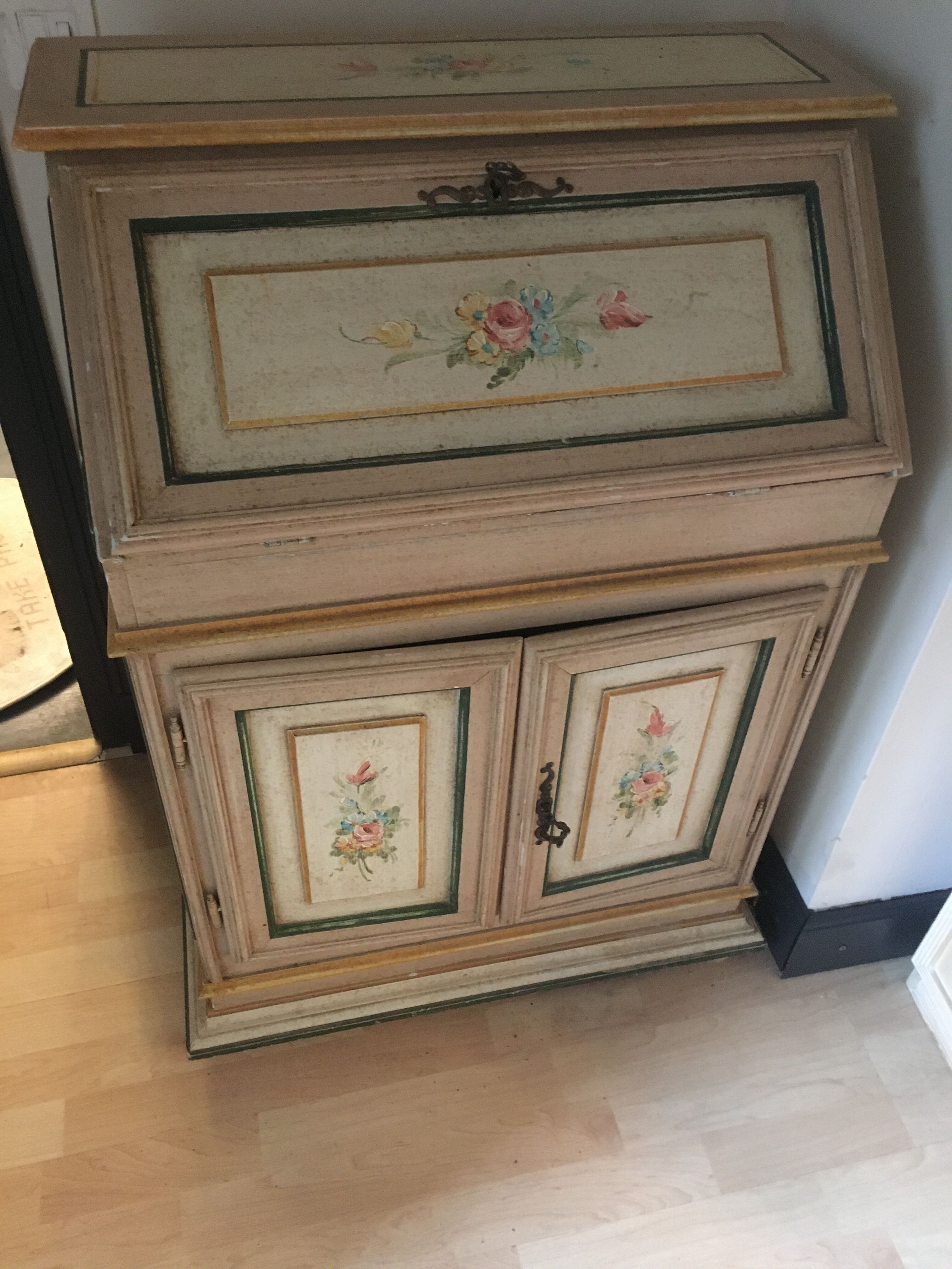 Secretary in pine, wood painted with floral patterns.