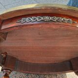 Pedestal table