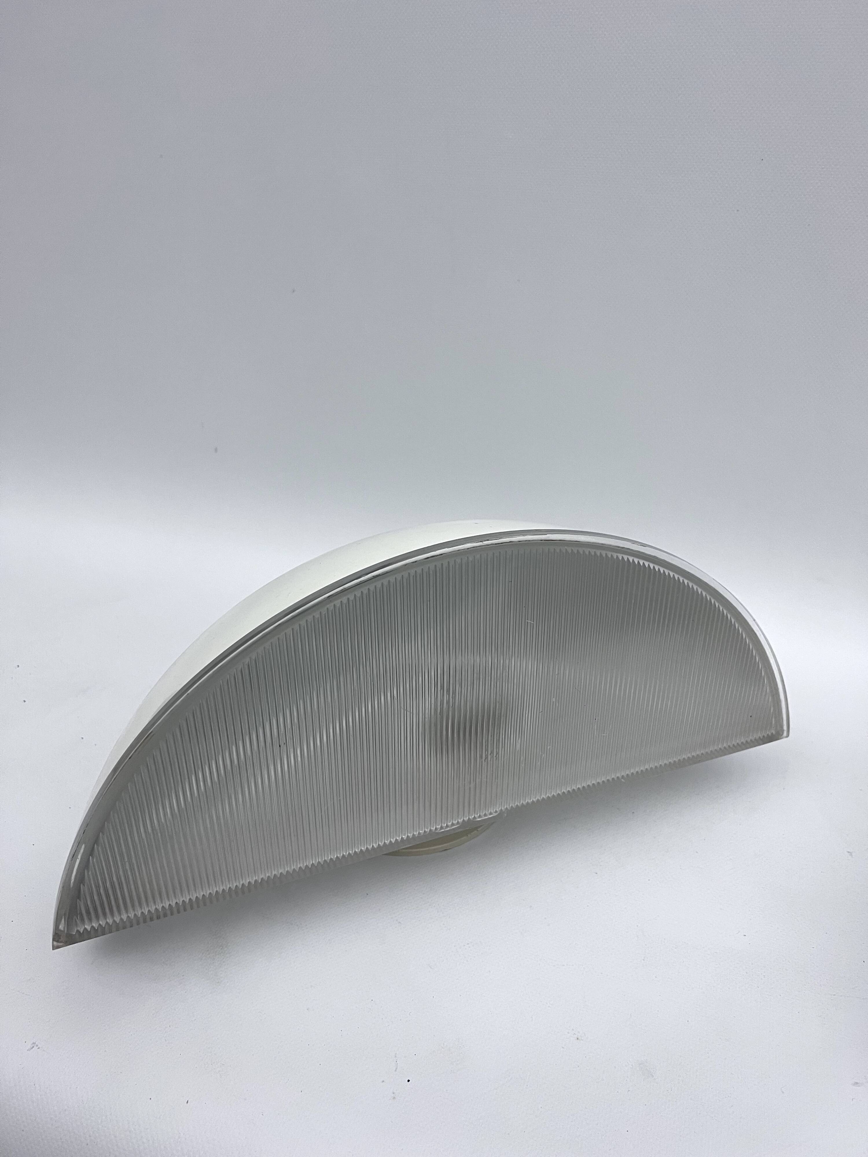 Flos, pair of Quarto wall lamps by Afra e Tobia Scarpa. Italy 1970s