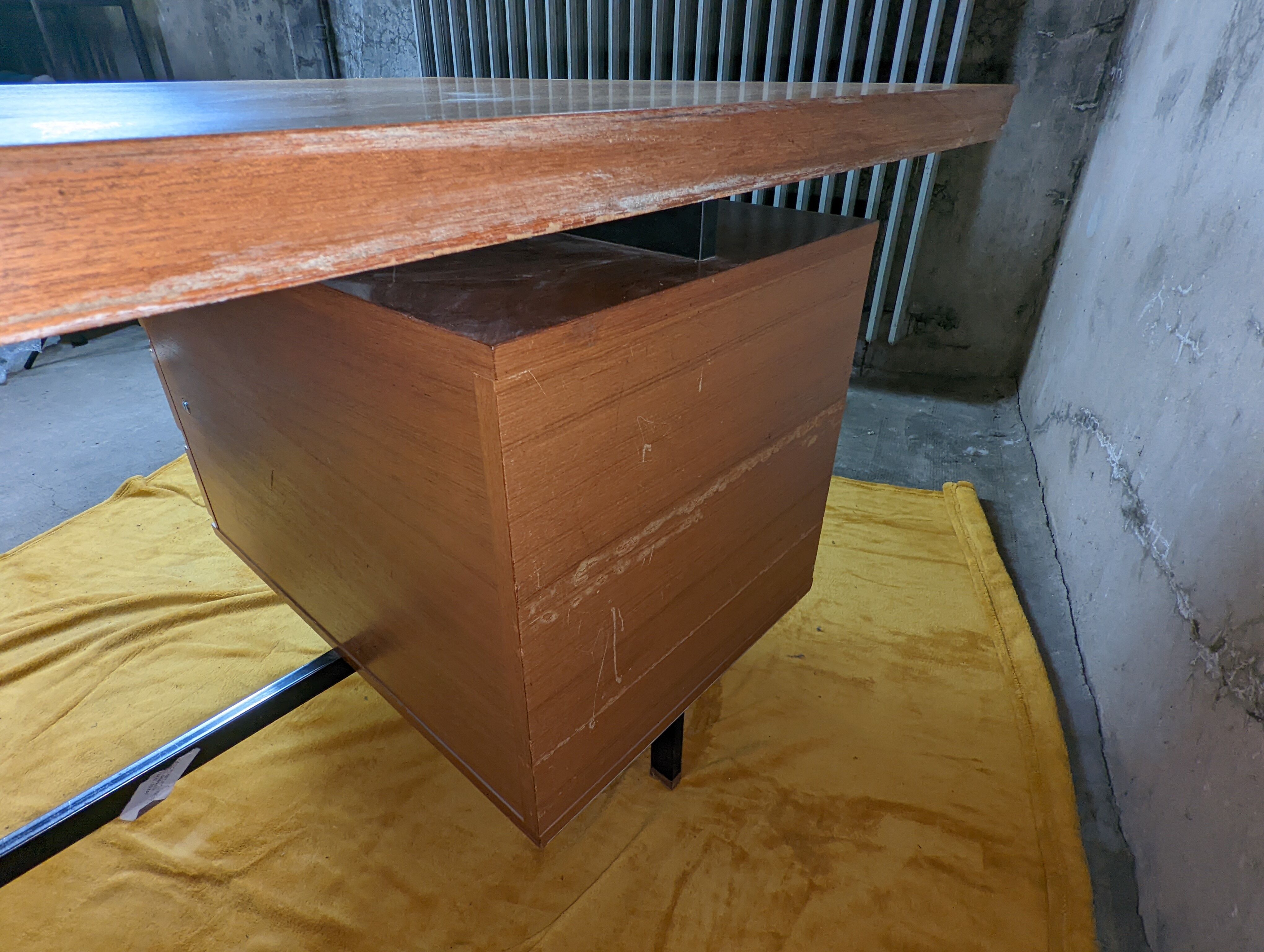 Minvielle desk in mahogany pierre guariche