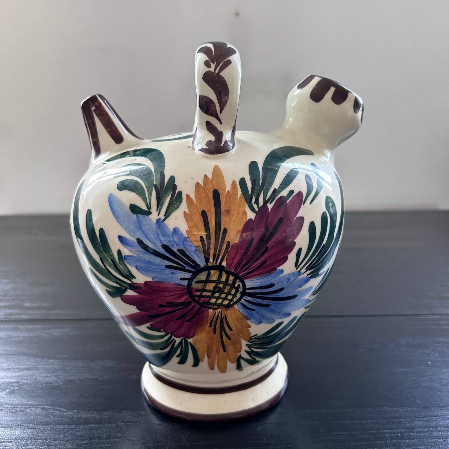 Water bottle with floral decoration