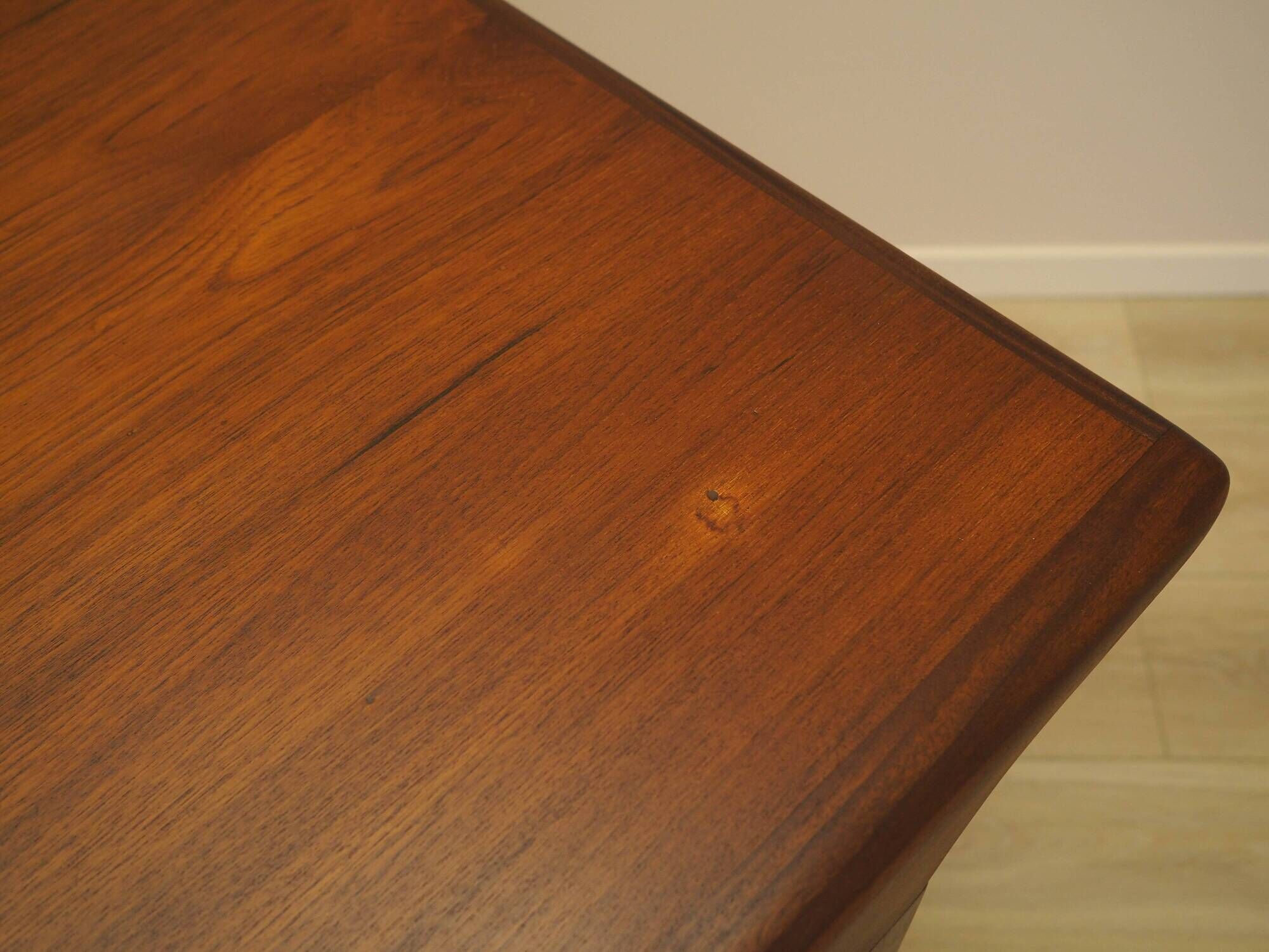 Table en teck, design danois, années 1970, designer : Johannes Andersen