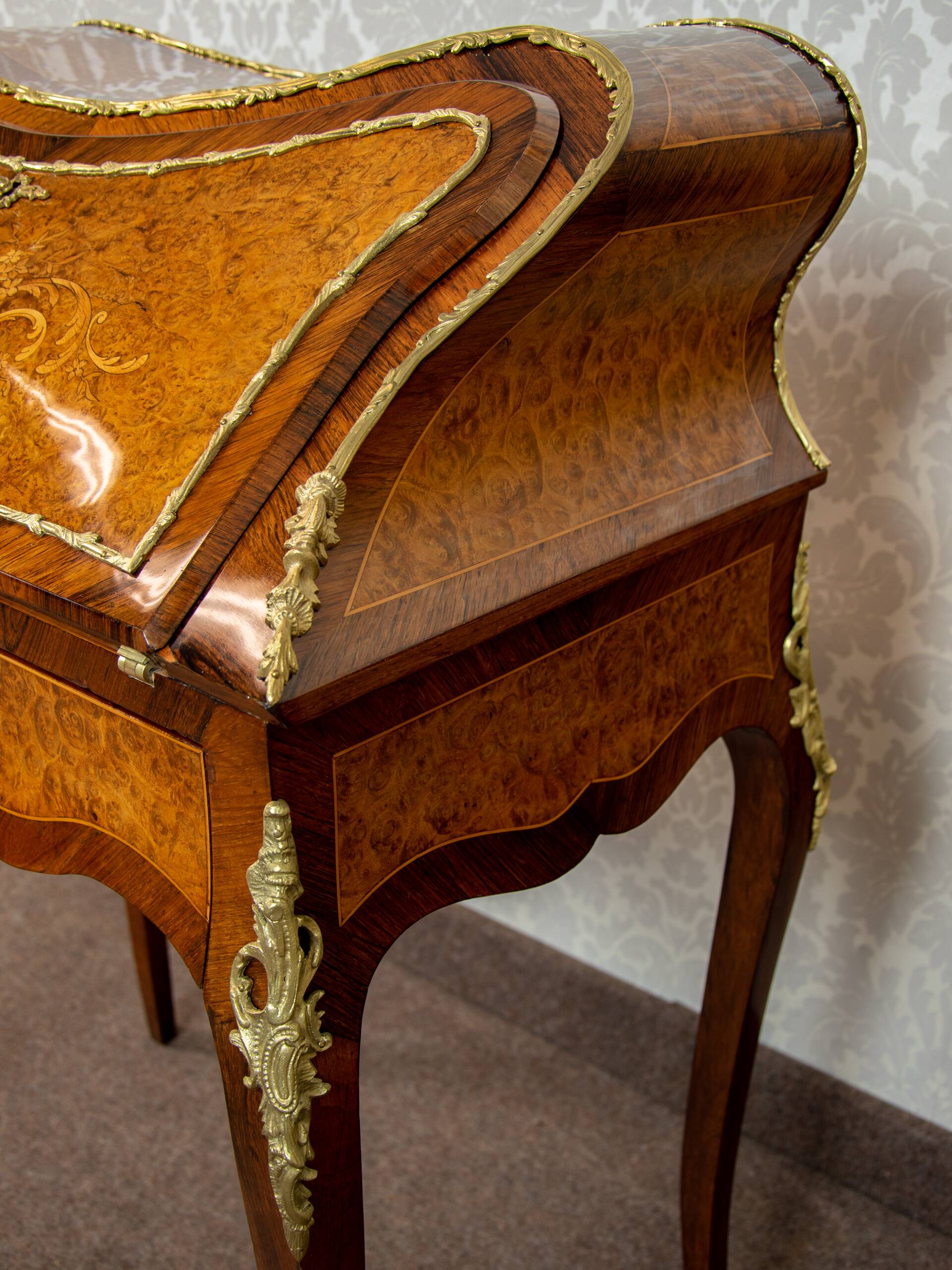 Secretary Bonheur du Jour Louis XV in rosewood and walnut 1870-1900