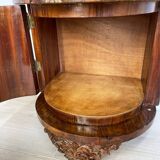 Table de chevet unique en noyer de style Art déco italien, années 1930.