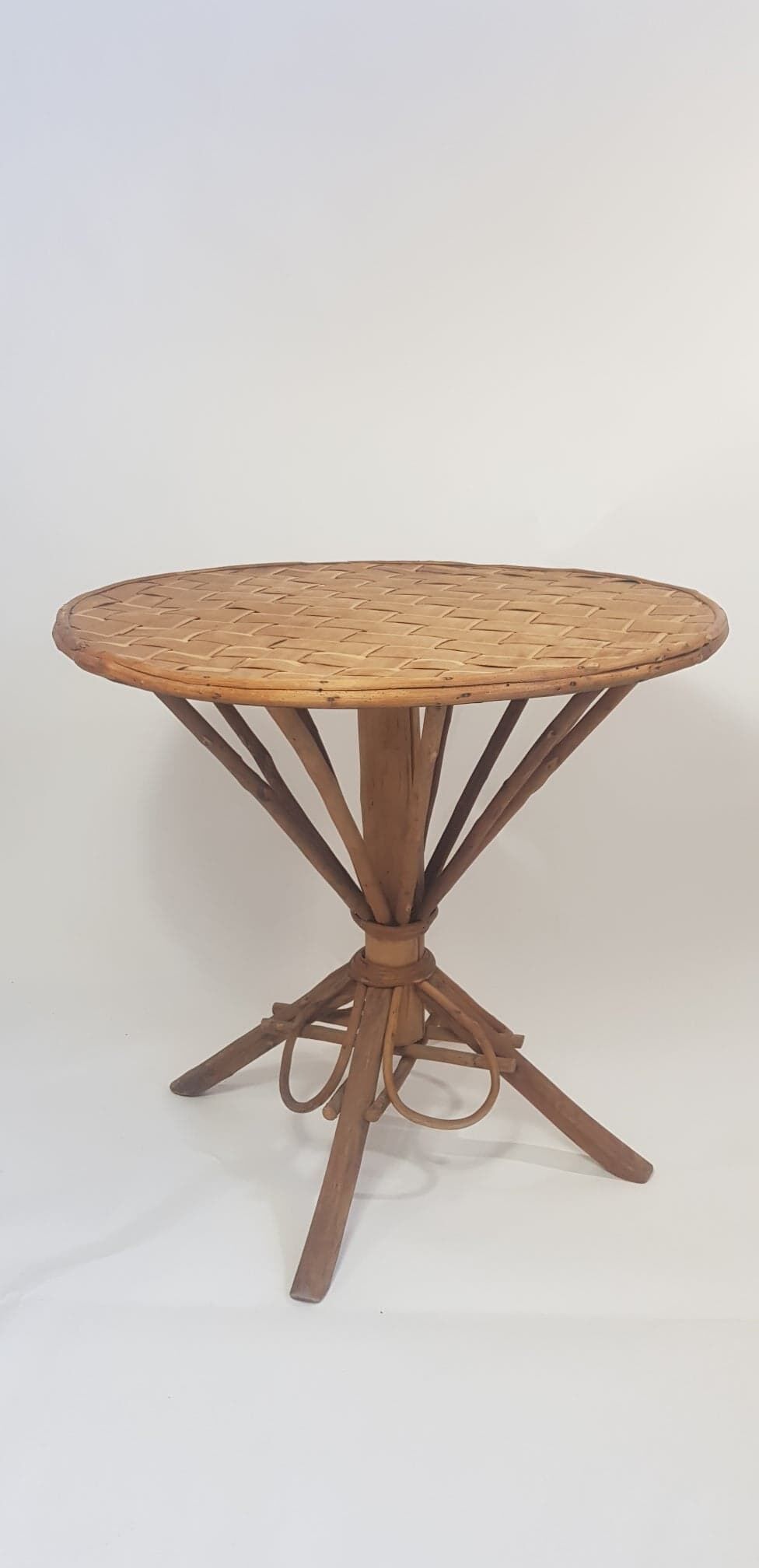 Garden table rattan and braided chestnut