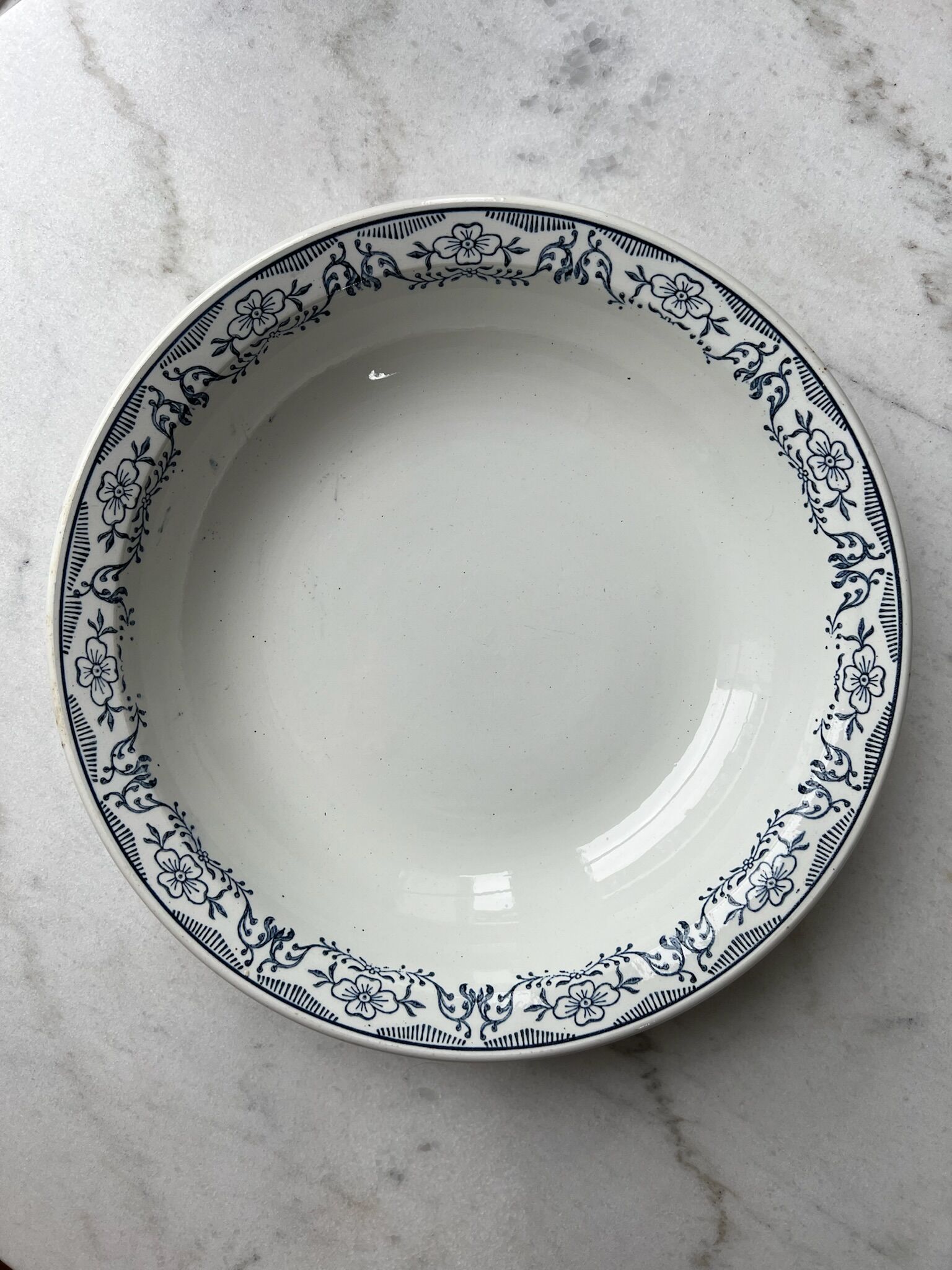 St Amand presentation dish