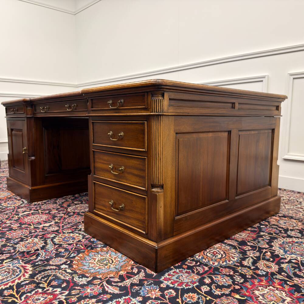 Très grand bureau partenaire classique anglais