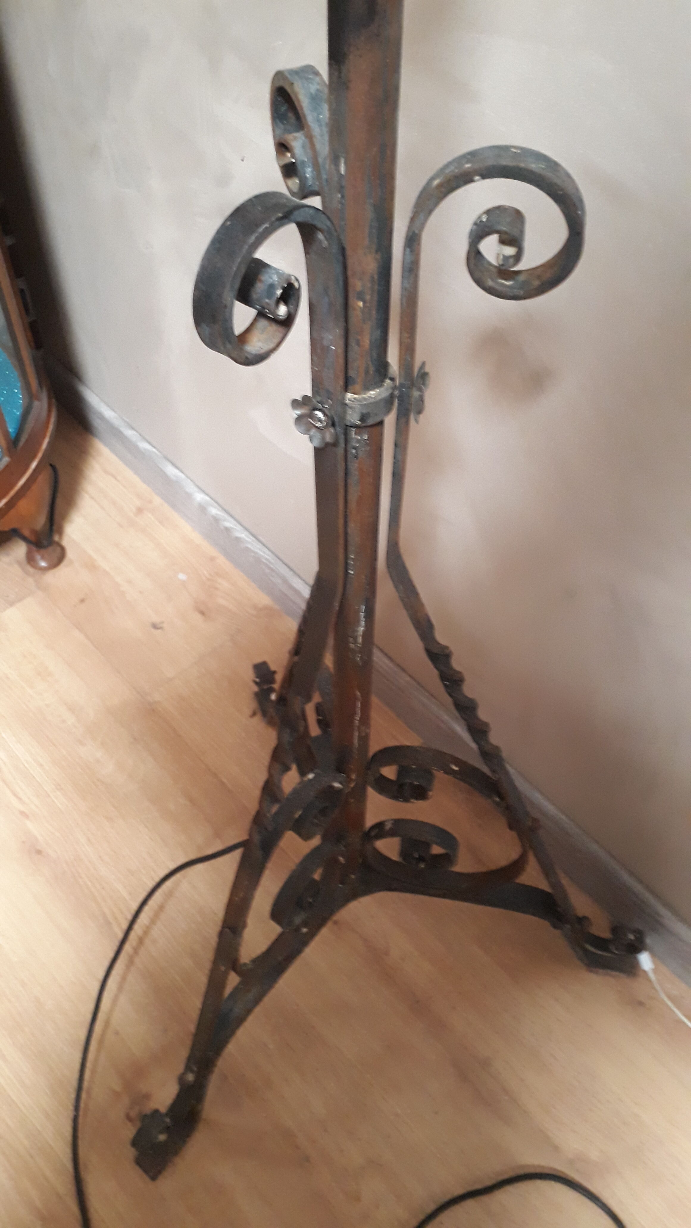 Pied de lampadaire ancien