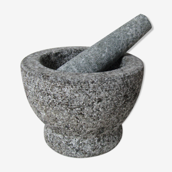 Mortier et pilon en granit