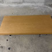 Set of 2 design coffee tables by Molteni&C, light wood and grey lacquered.