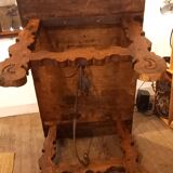 Table espagnole en noyer massif, XVIIeme