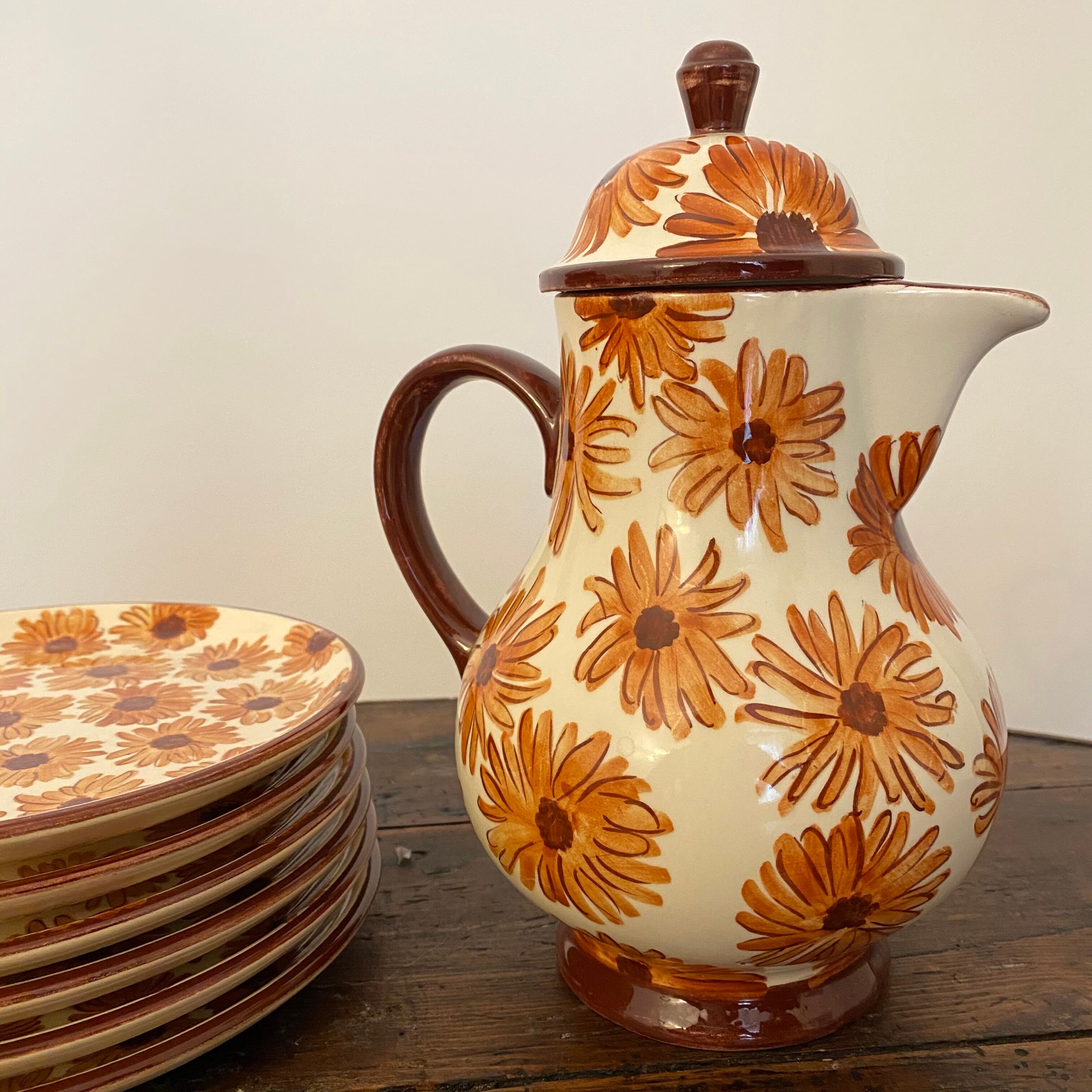 Duo plates and coffee maker