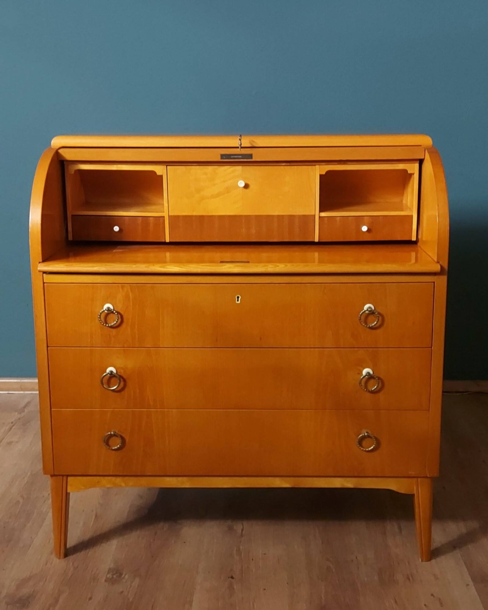 Bureau secrétaire cylindrique par Bill Mobelindustri, 1953.