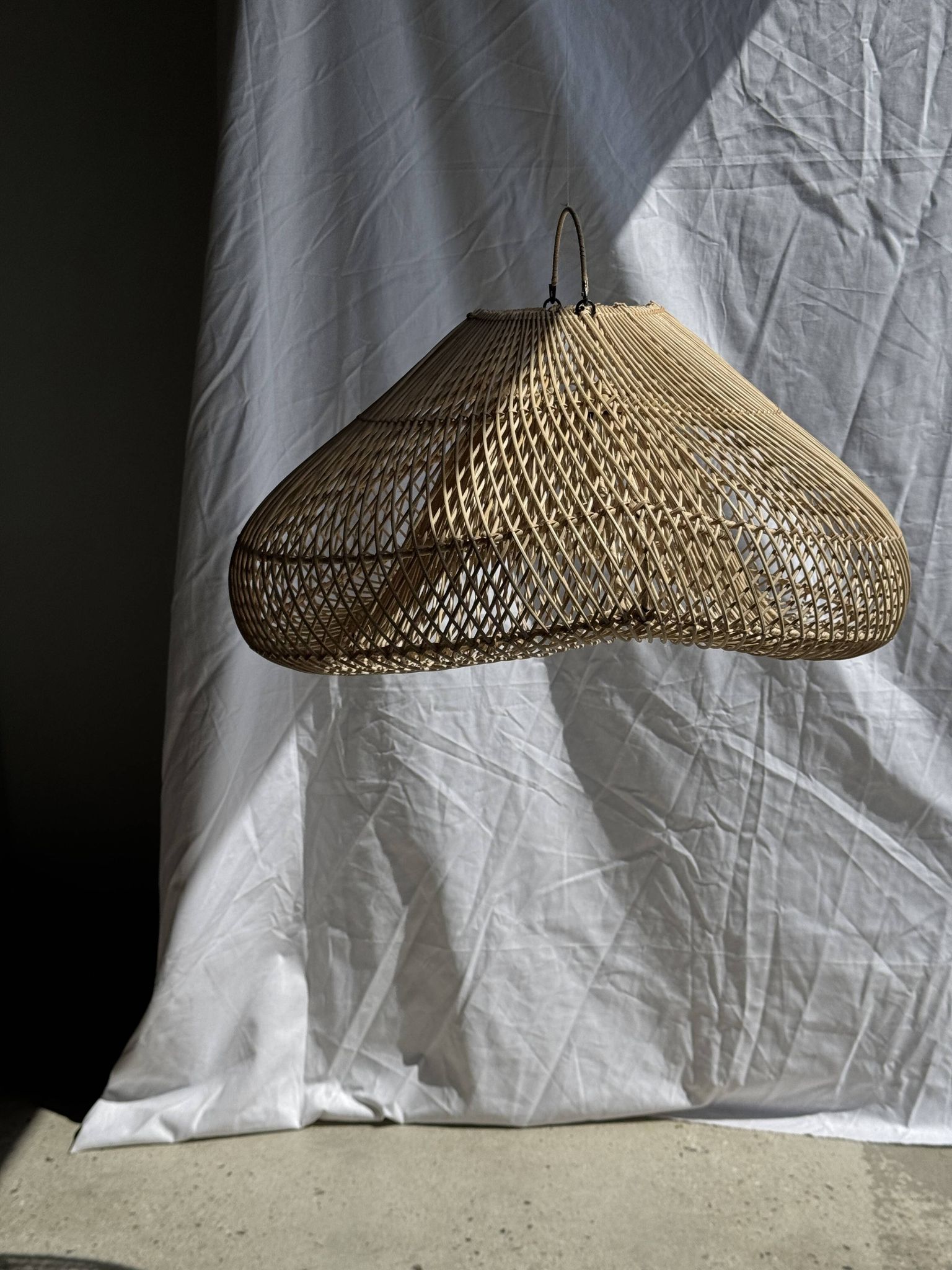 Suspension or rattan lampshade in the shape of a cloud or flattened bubble D60 H35