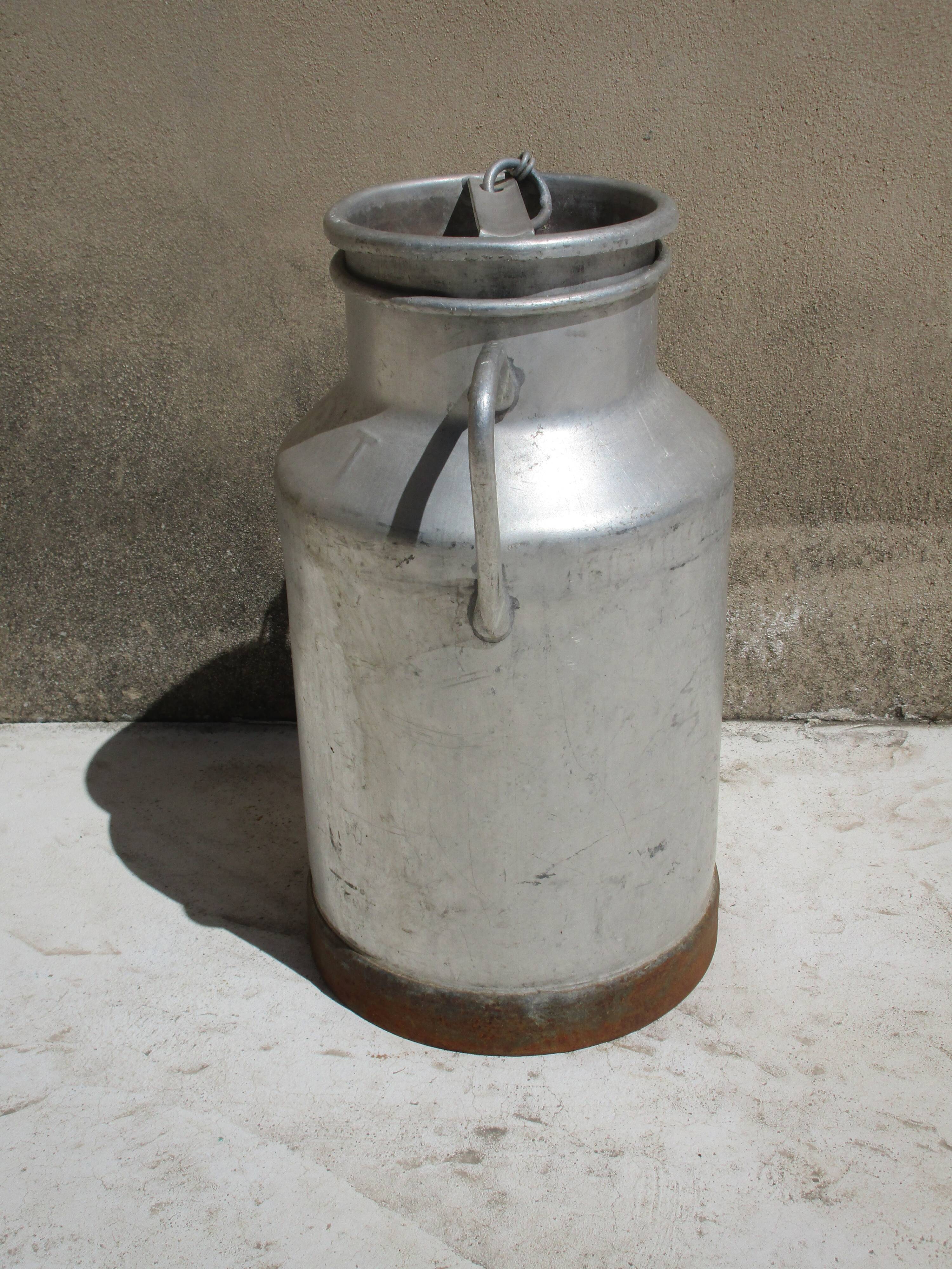 Pot a milk large model iron base