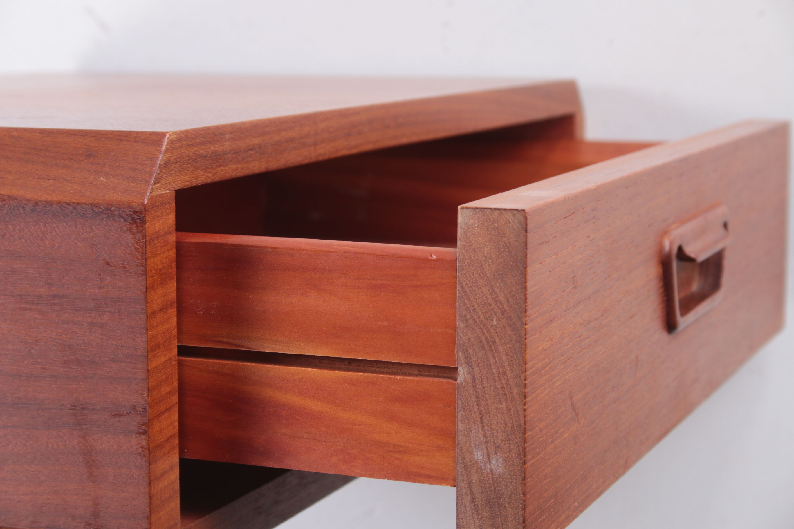 Pair of teak floating vintage bedside tables with drawer - Denmark 1960