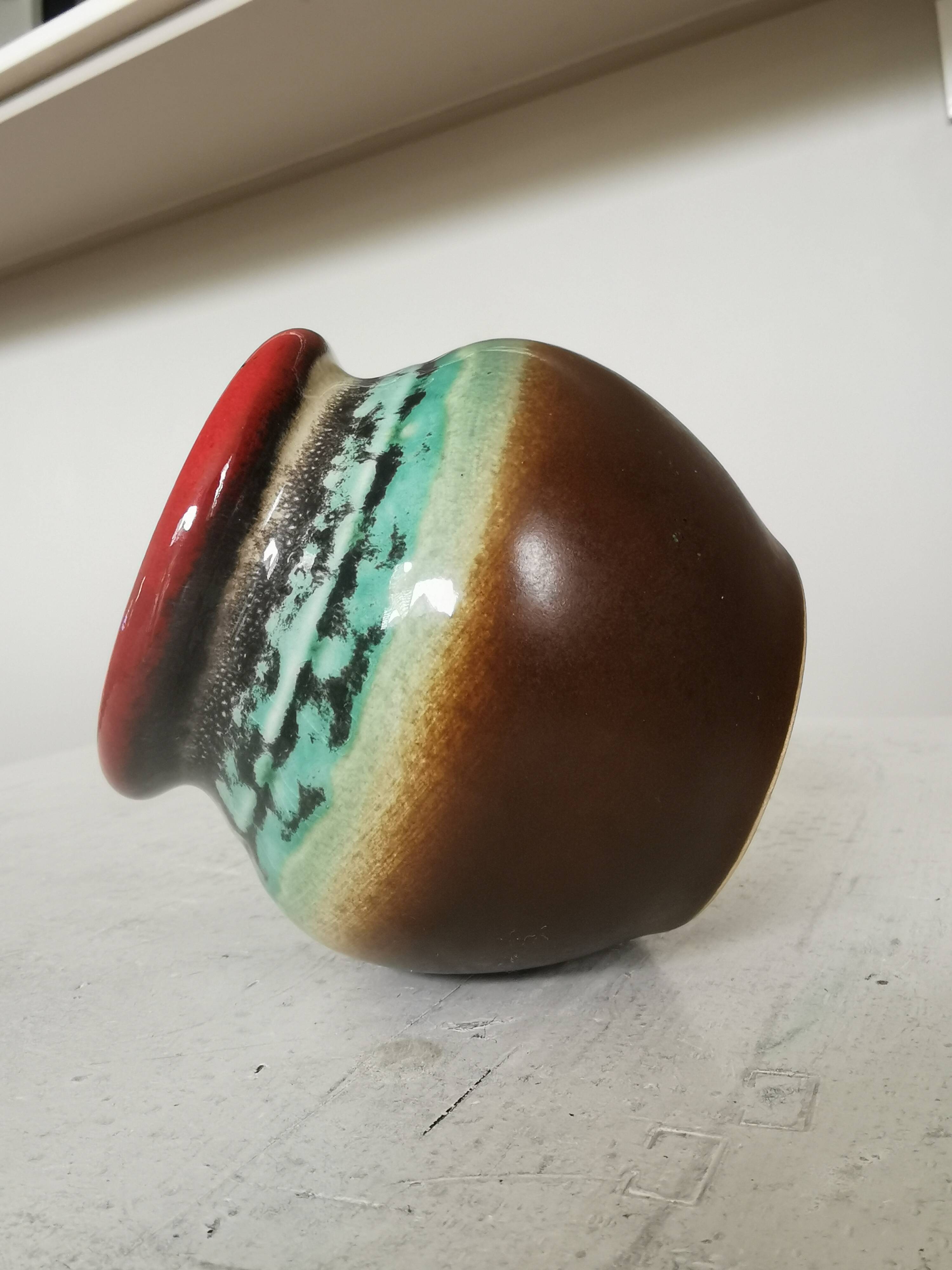 Vase vintage en céramique KIL de Yougoslavie : bordure marron, turquoise et rouge, années 1970