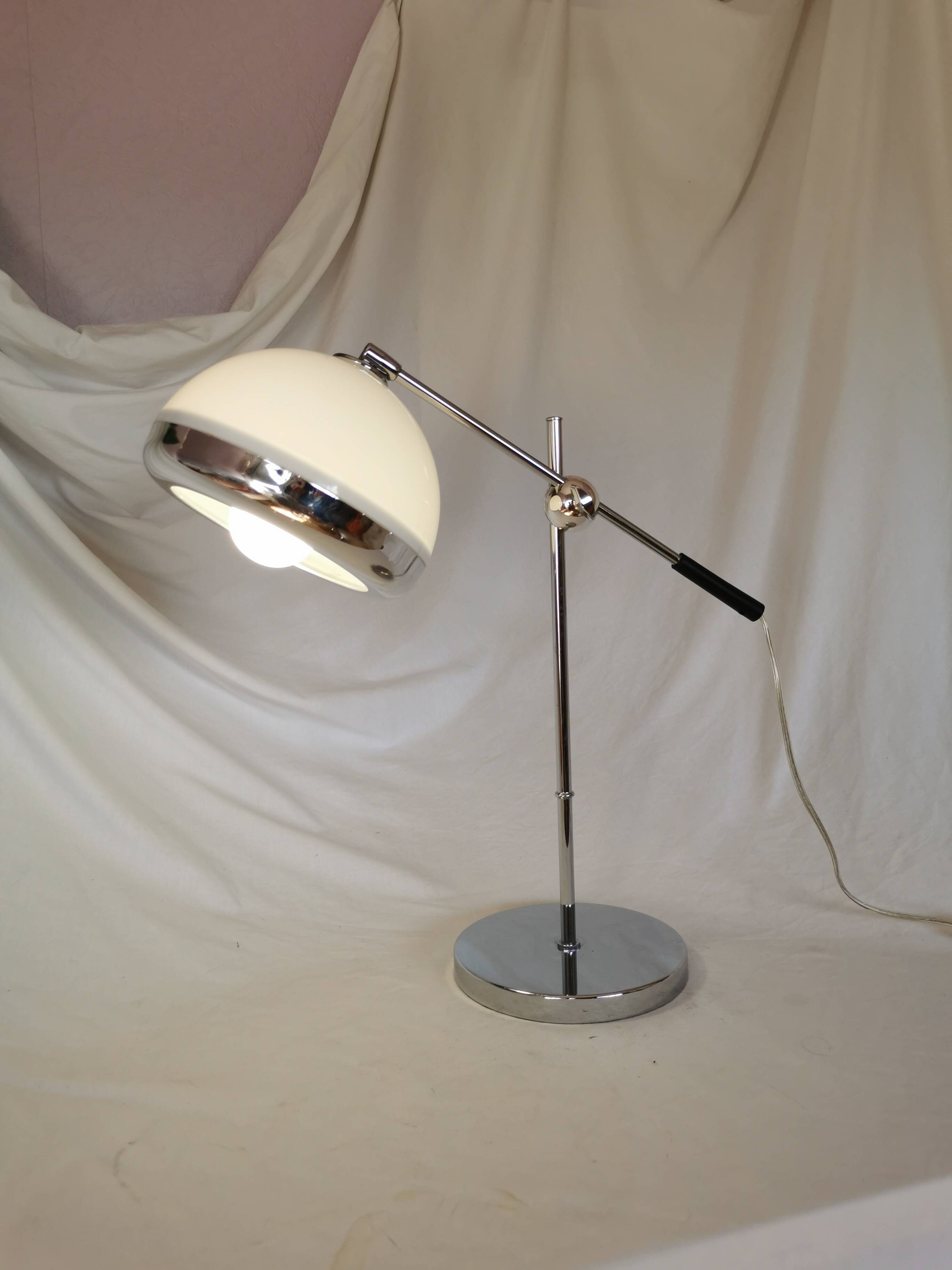 Lampe articulée, plastique et chrome, champignon, style 1970