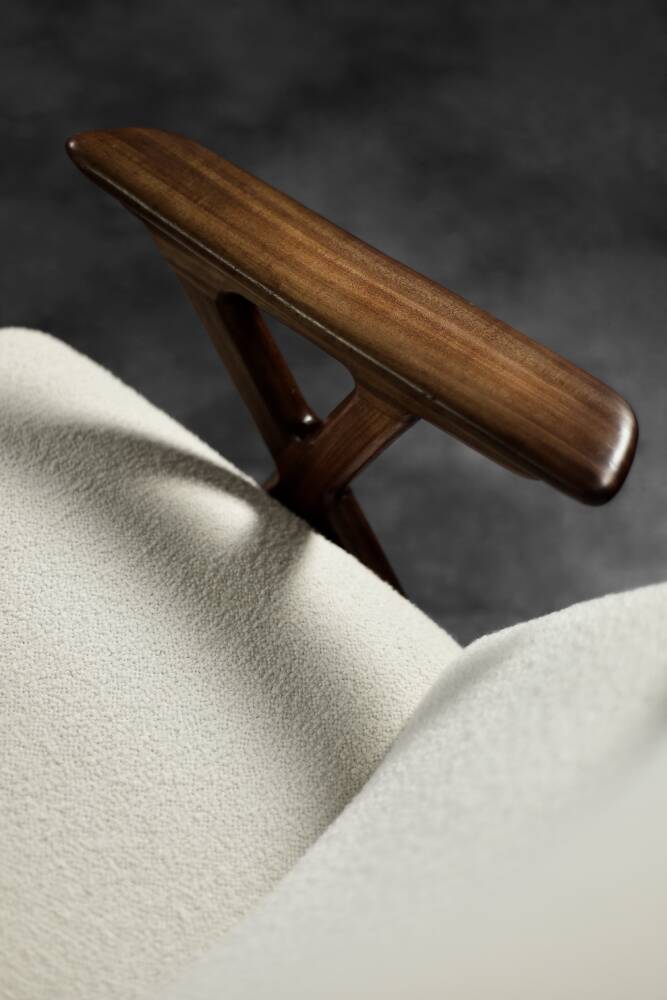 Fauteuil haut de salon vintage en teck et tissu bouclé blanc du milieu du siècle norvégien, années 1960