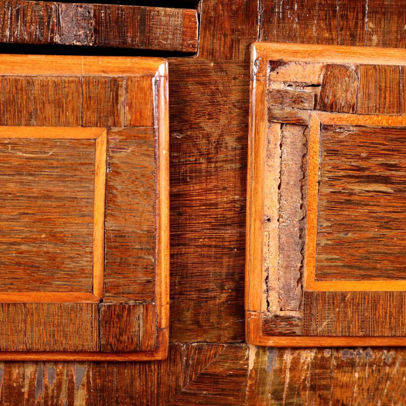 Neoclassical writing desk from the 18th century in exotic wood veneer and silvered pine.