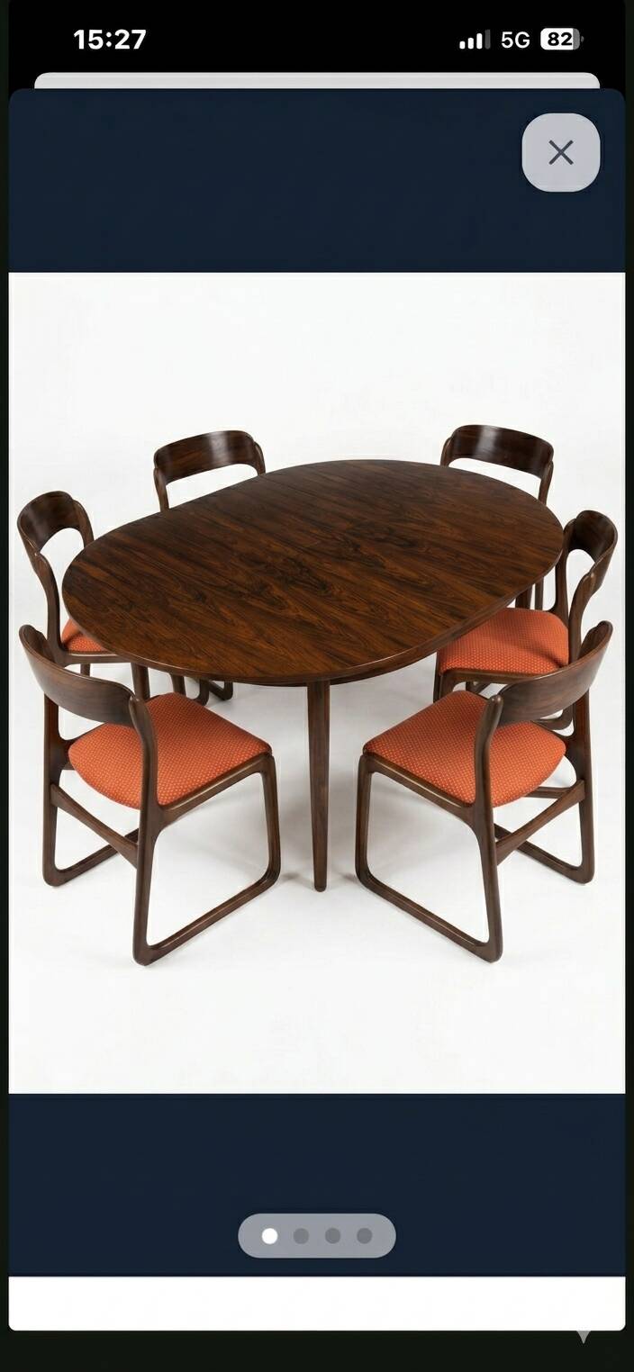 Scandinavian extendable table in rosewood from the 1960s, butterfly extension.
