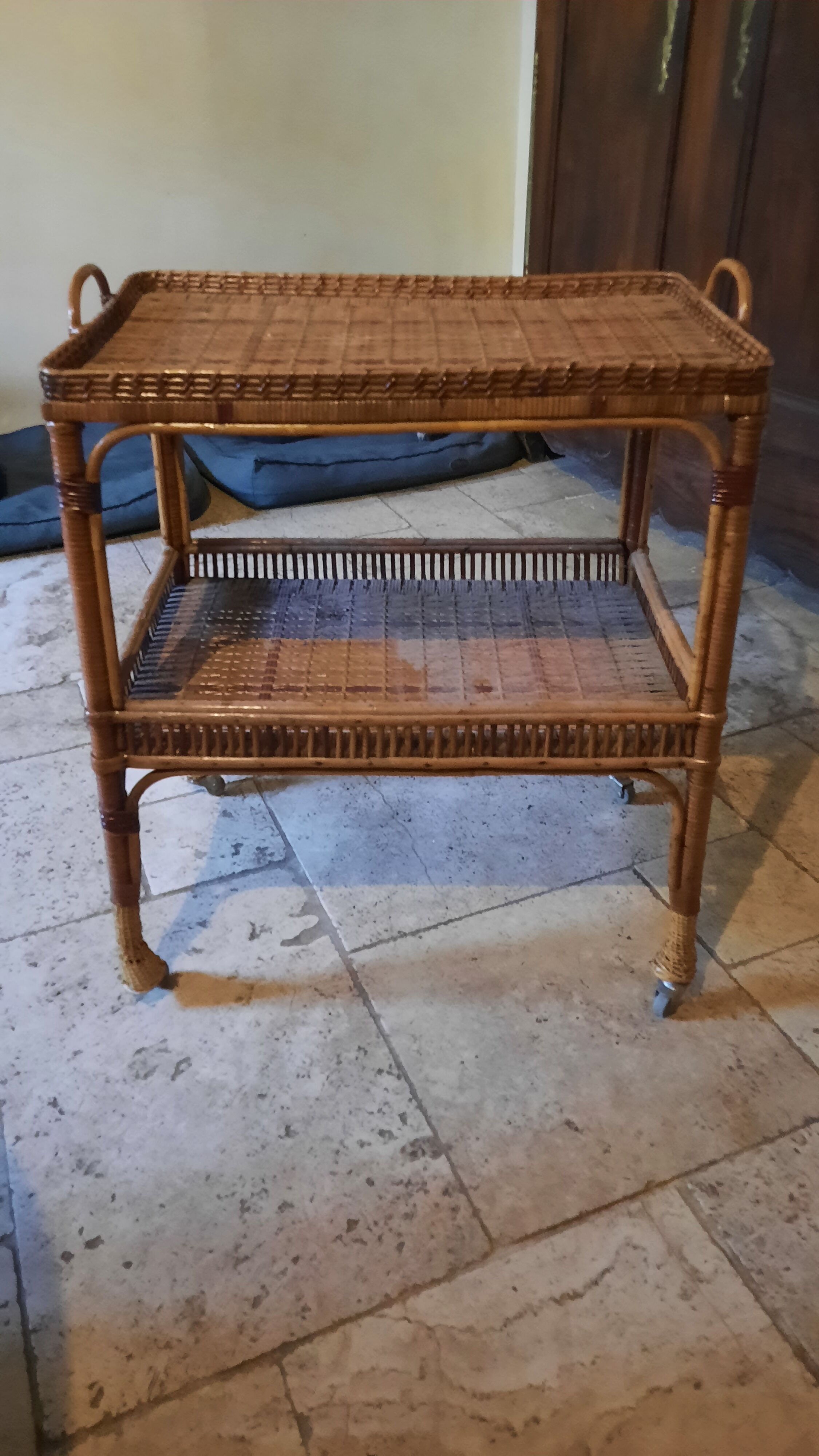 Wicker wheel service