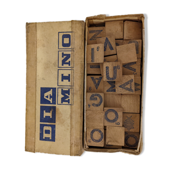 Old game letters Diamino wood scrabble