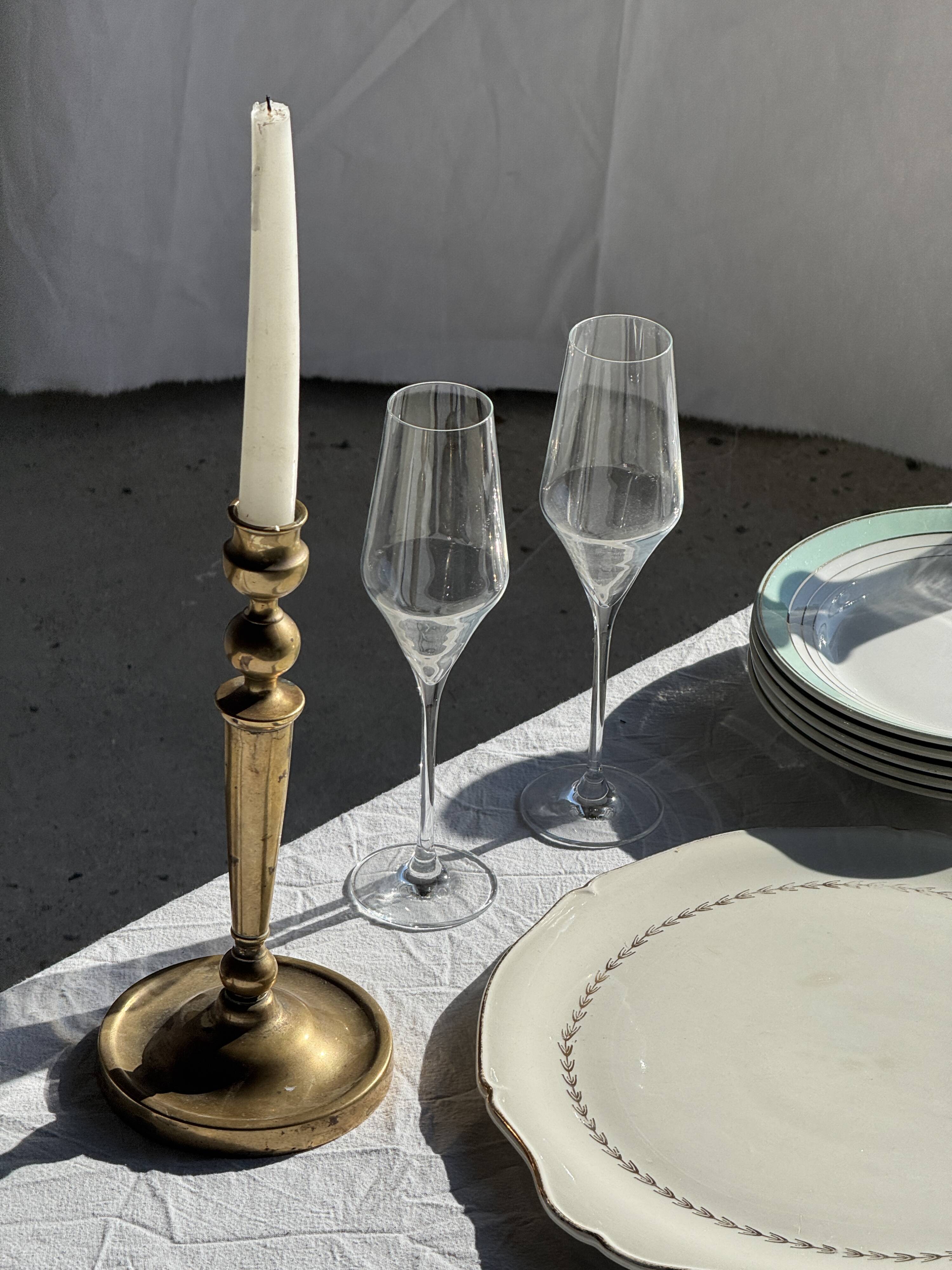 Set of 8 antique turquoise deep plates with a gold rim D22.5