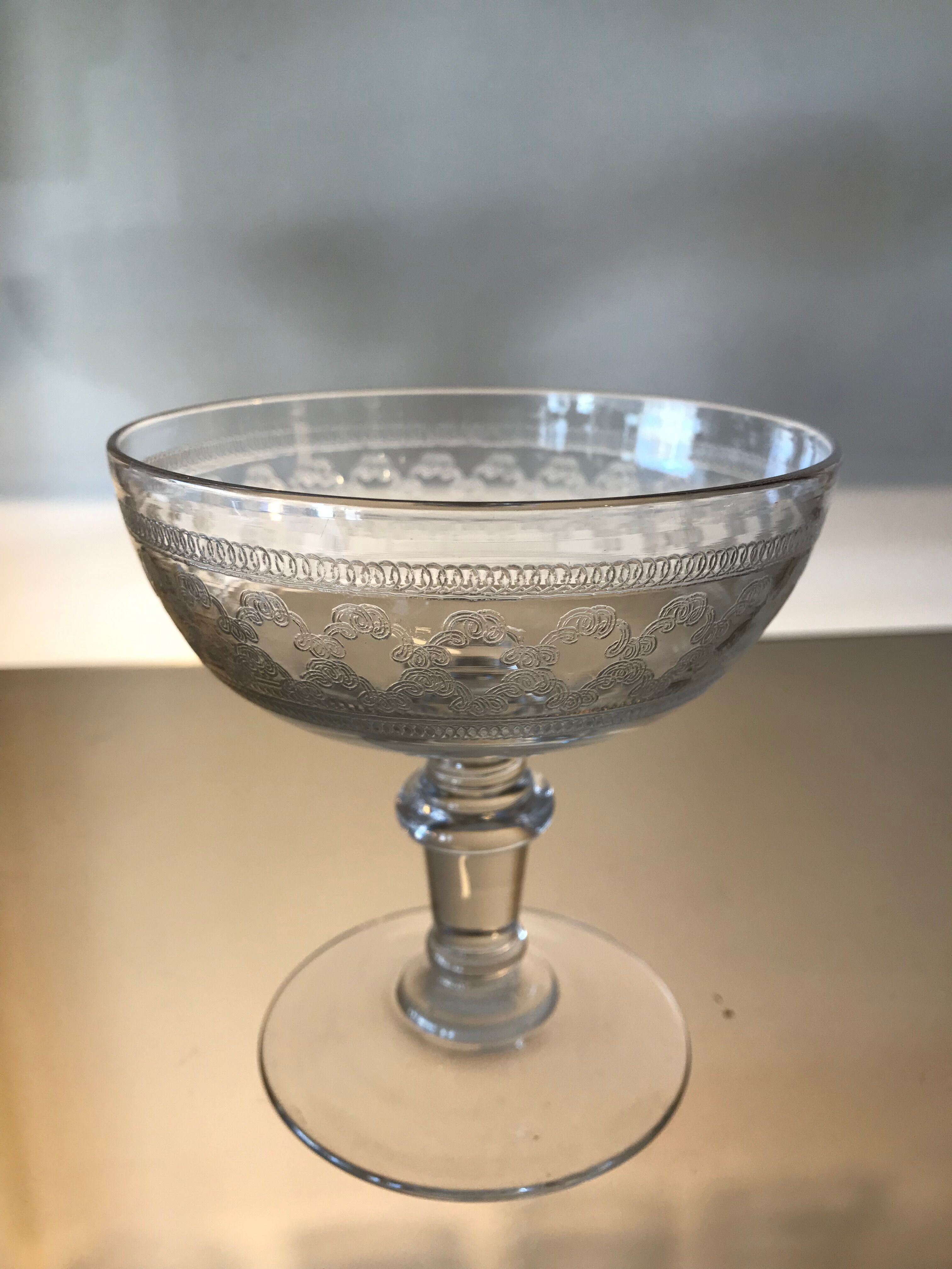 4 old glass champagne cups