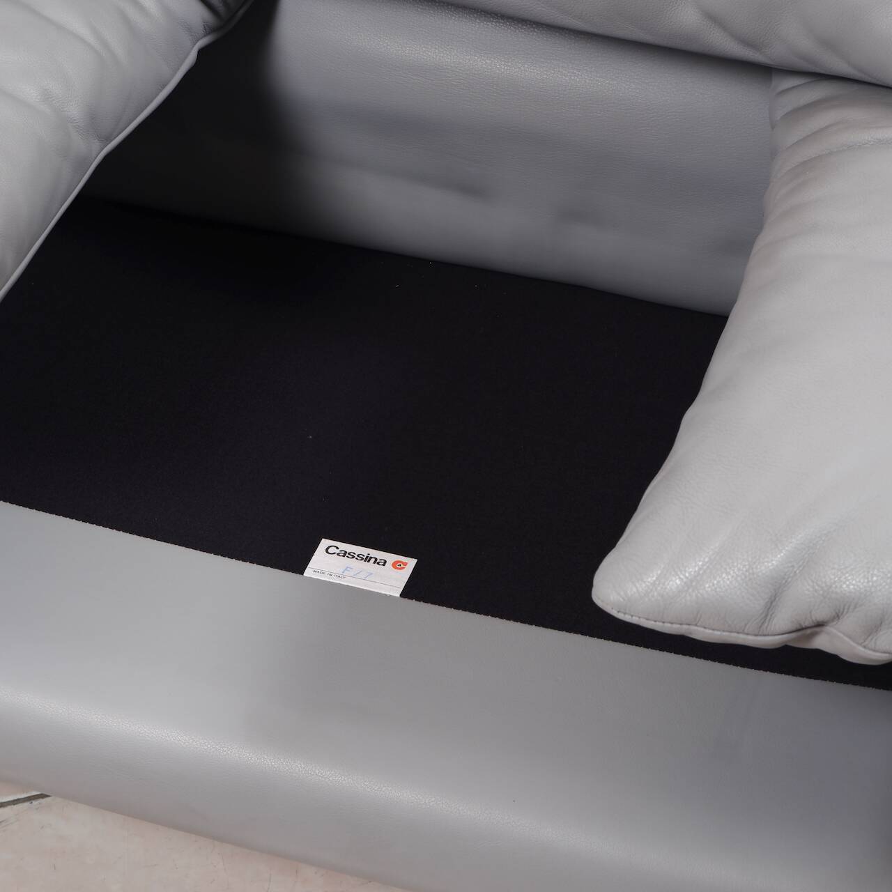 „Maralunga“ leather lounge chair by Vico Magistretti for Cassina, Italy