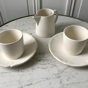 Duo de tasses à café et un sucrier longchamp en biscuit années 80