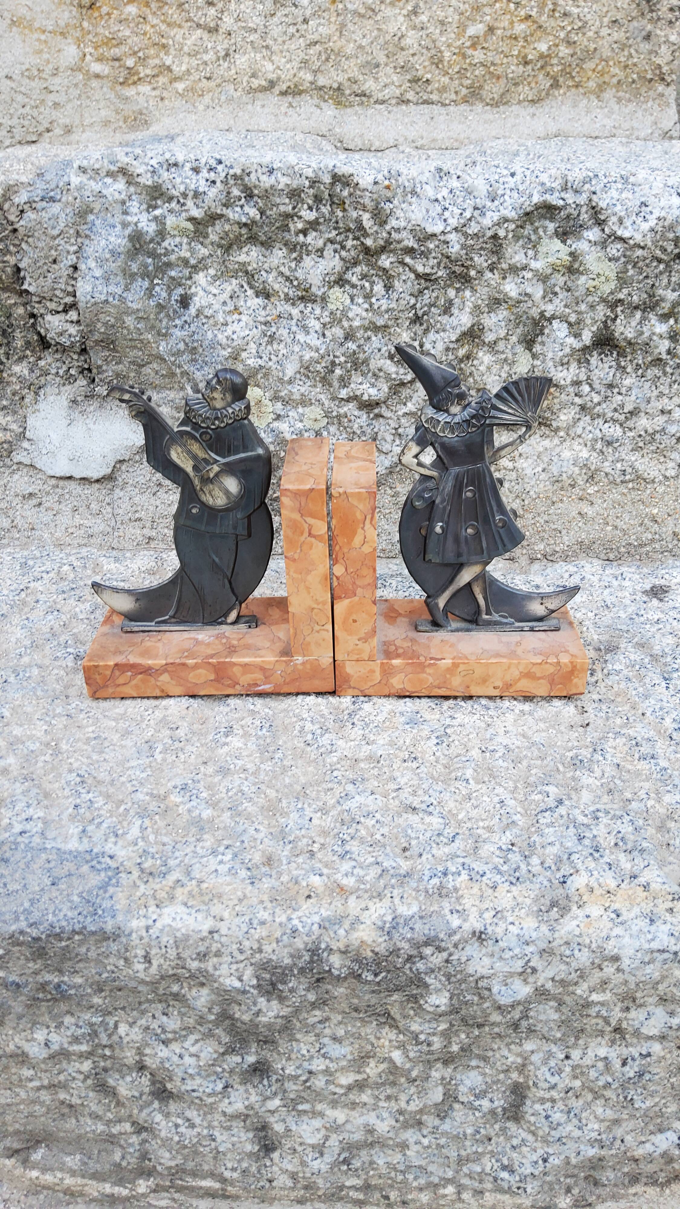 Pair of art deco bookends marble and regulates Pierrot and Colombine