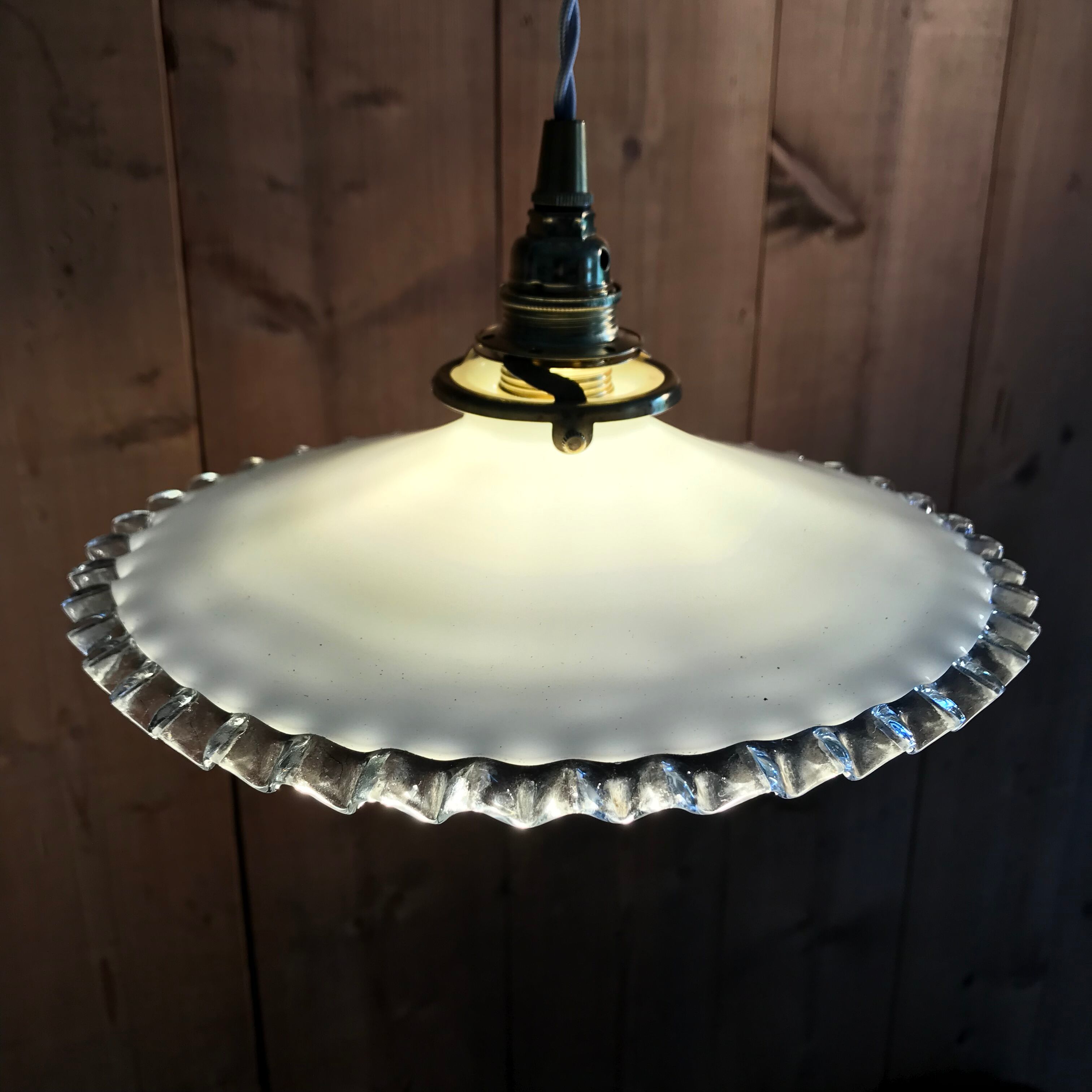 Suspension in translucent opaline vintage 1900