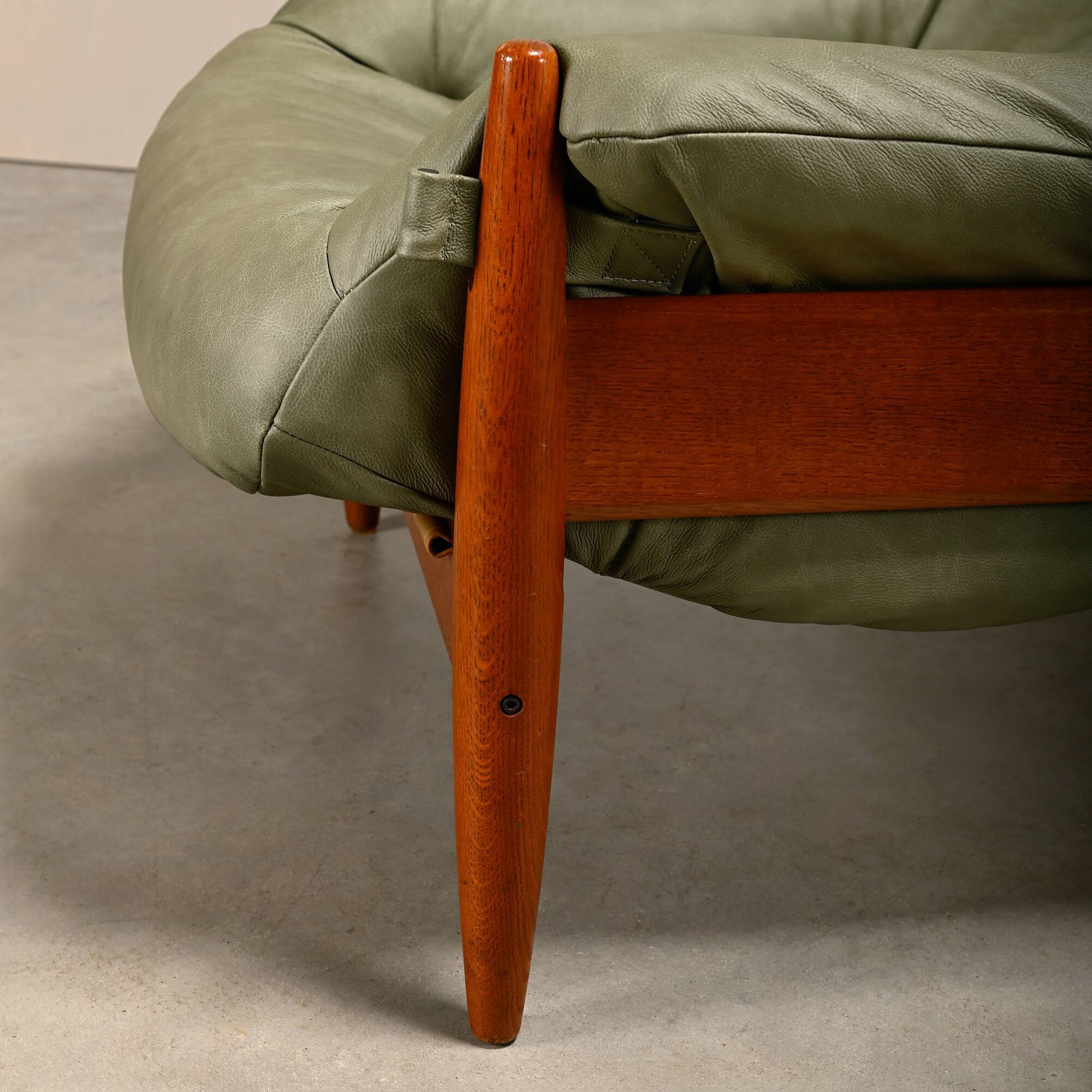 Lounge Chair in the manner Sergio Rodrigues and Jean Gillon, Oak / Leather